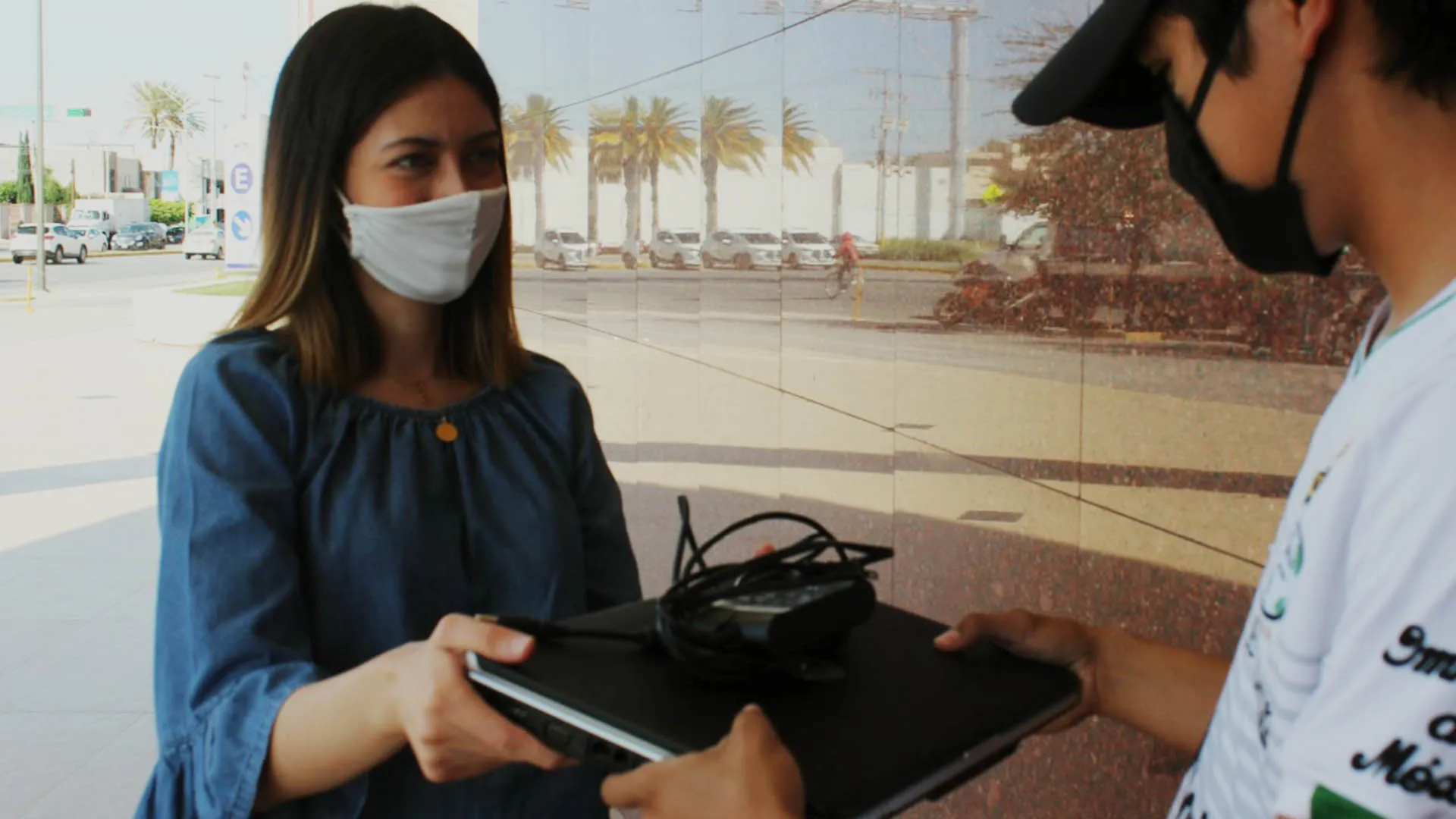 Laptops con causa, iniciativa de EXATEC en Torreón