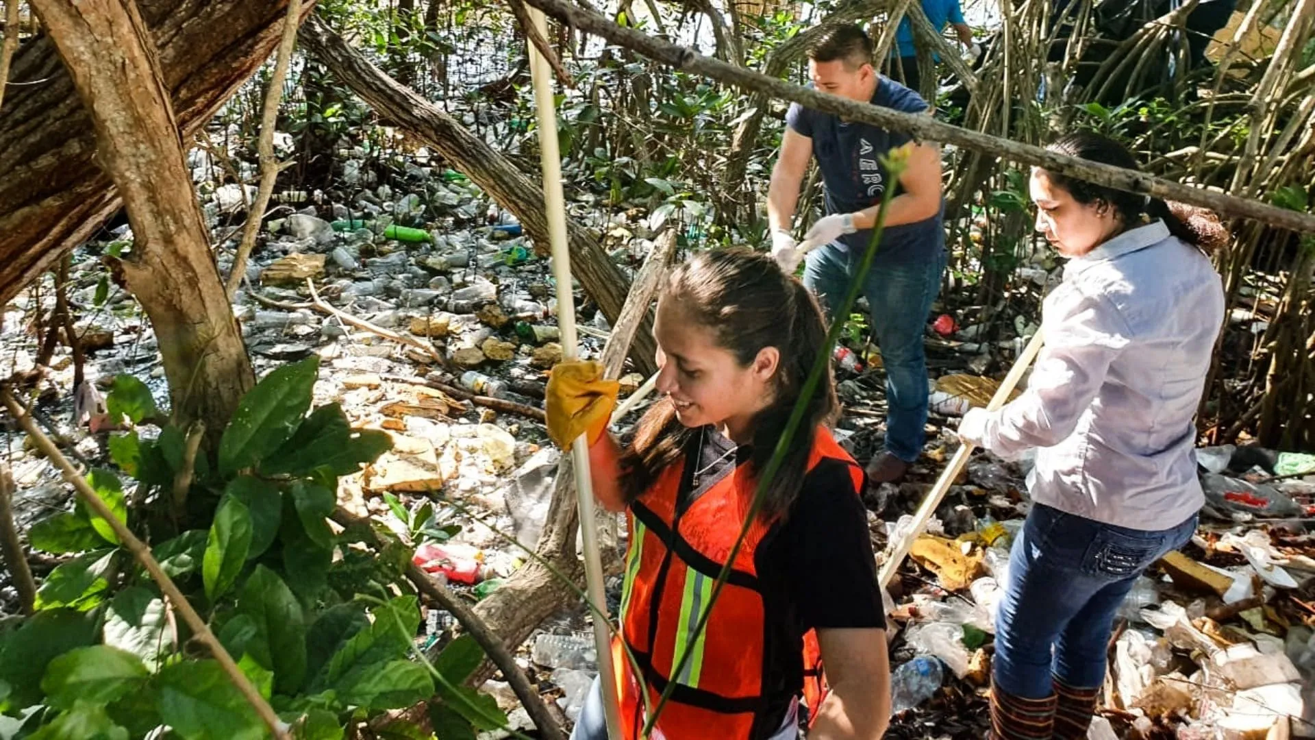 Recibe beca del 70% gracias a su talento emprendedor