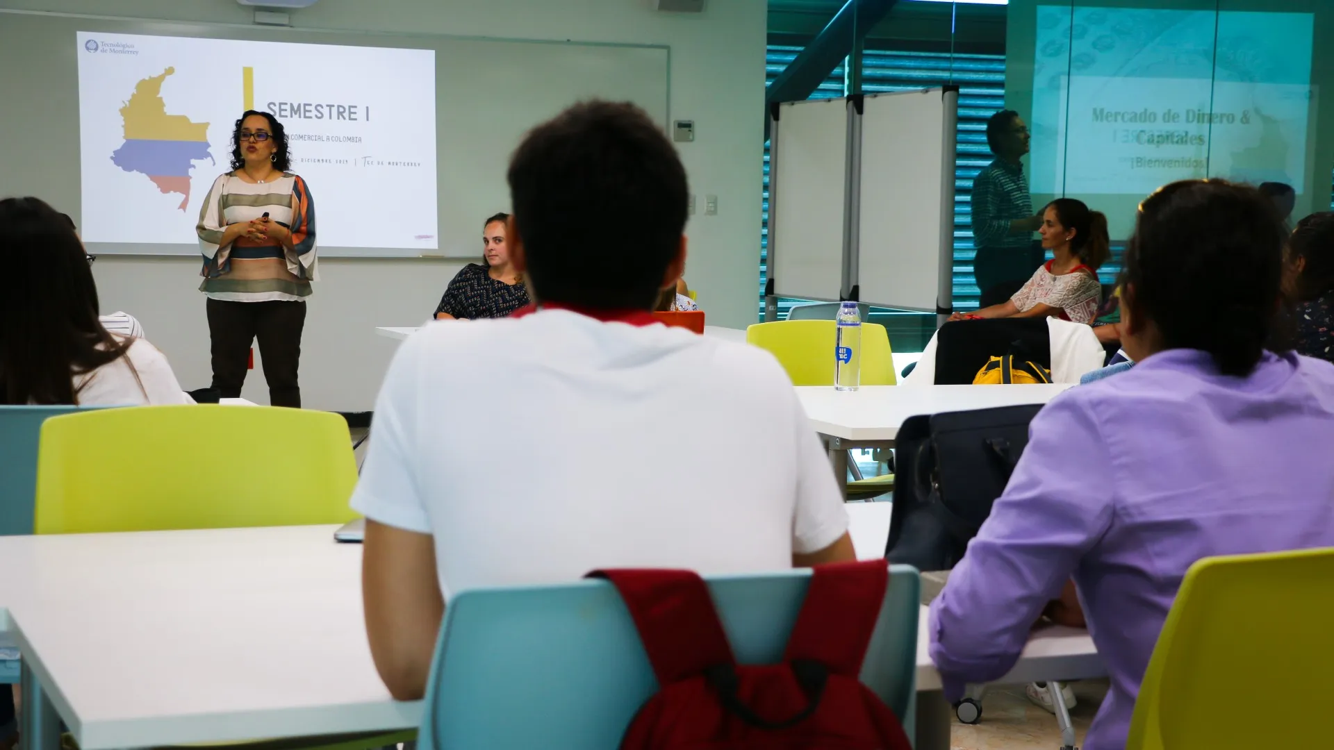 Los alumnos de la carrera de Negocios Internacionales se están preparando para exportar productos potosinos a Colombia.