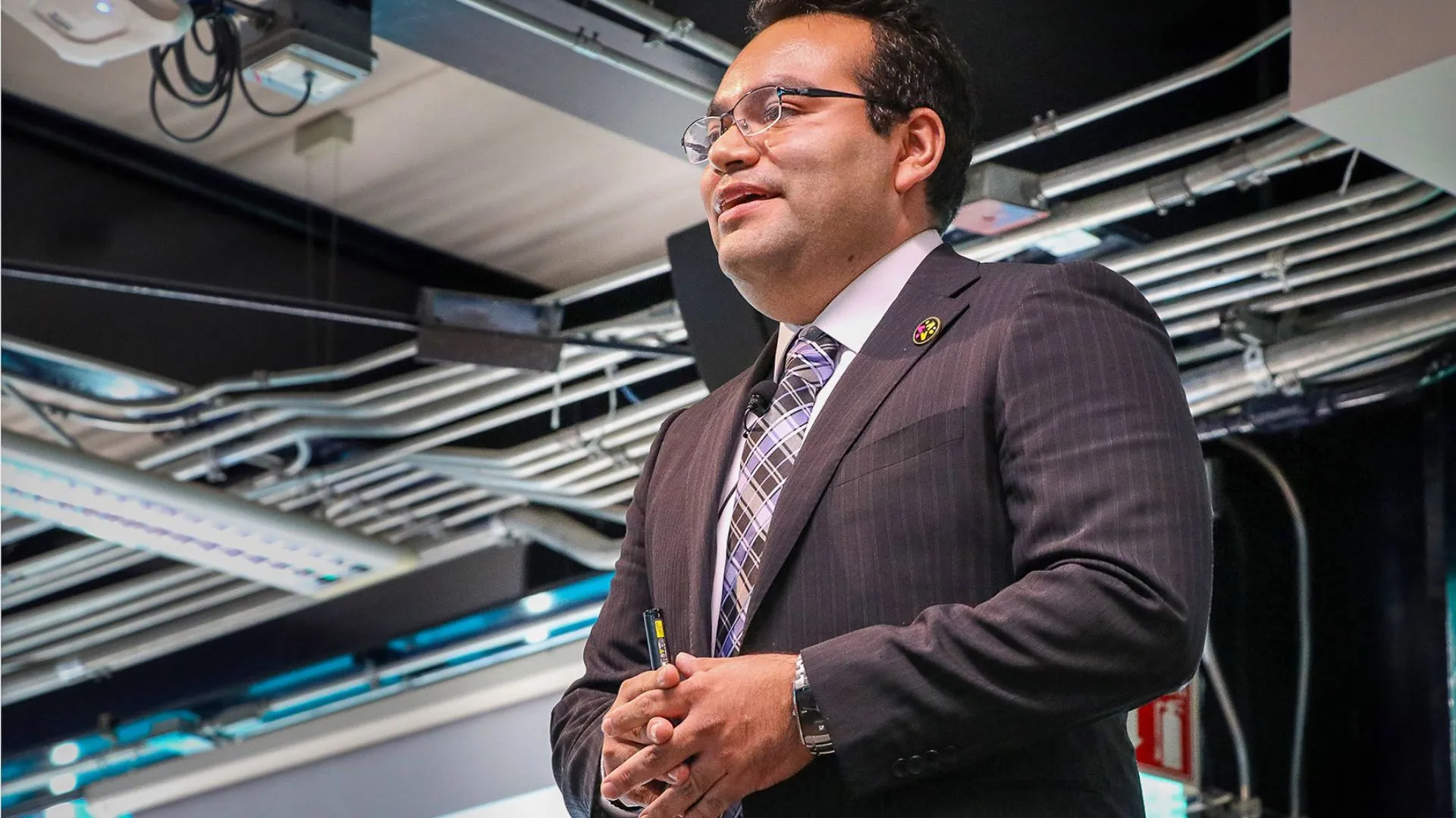 Doctor Peñaloza Director del Instituto de Tecnologías Emergentes Mirai Innovation en Osaka, Japón