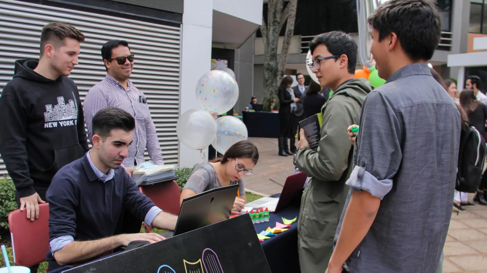 Los grupos estudiantiles ayudan a los jóvenes a adquirir habilidades de liderazgo