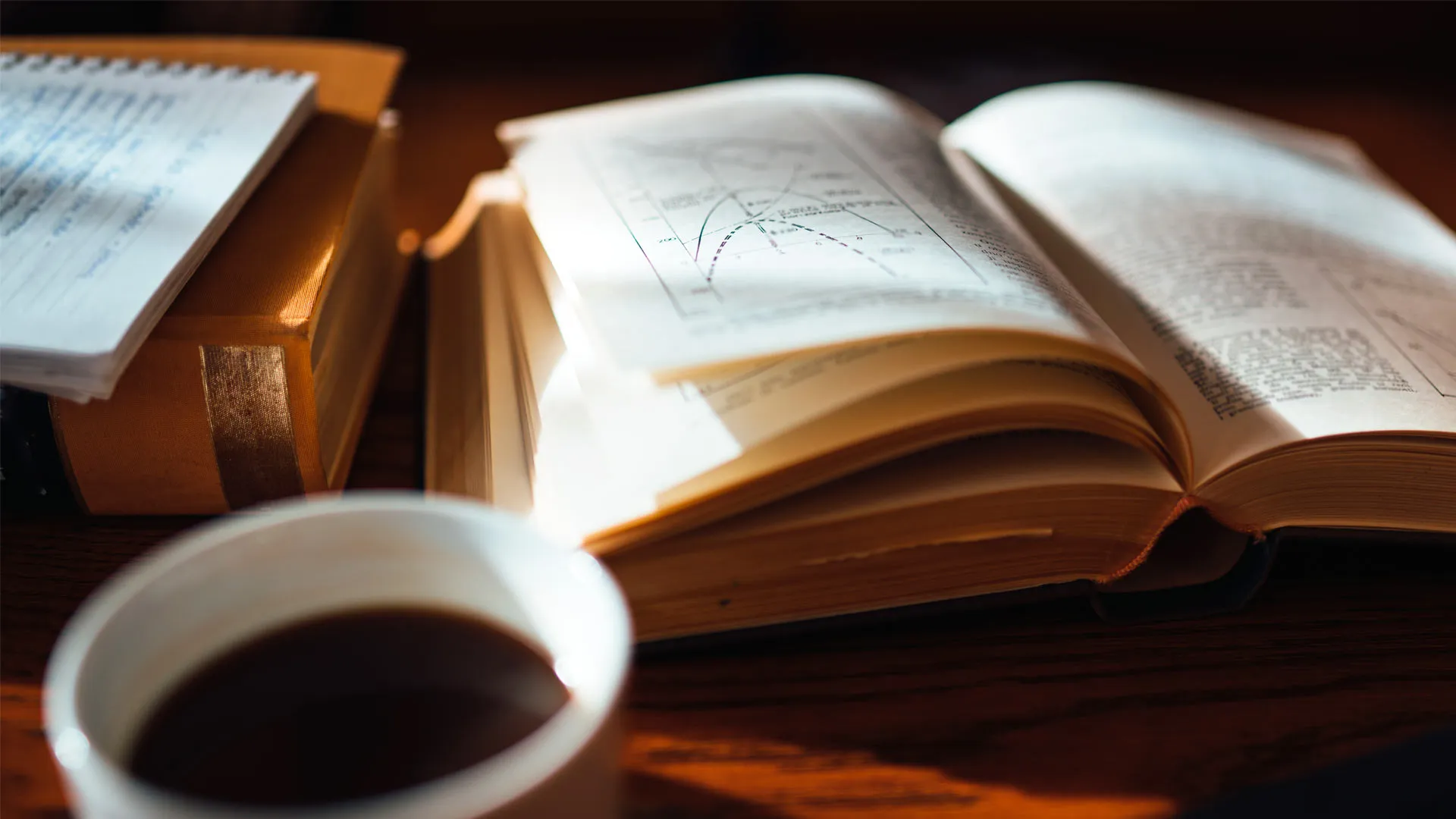 Pedro Nájera, profesor de la escuela de Ingeniería y Ciencias del Tec campus Cuernavaca, fomenta la literatura