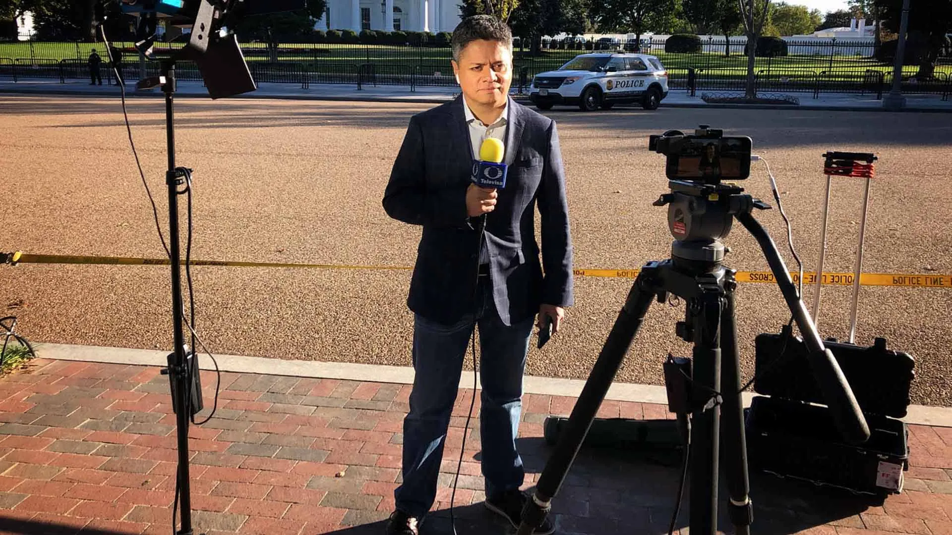 Reportero de televisa Ariel Moutsatsos