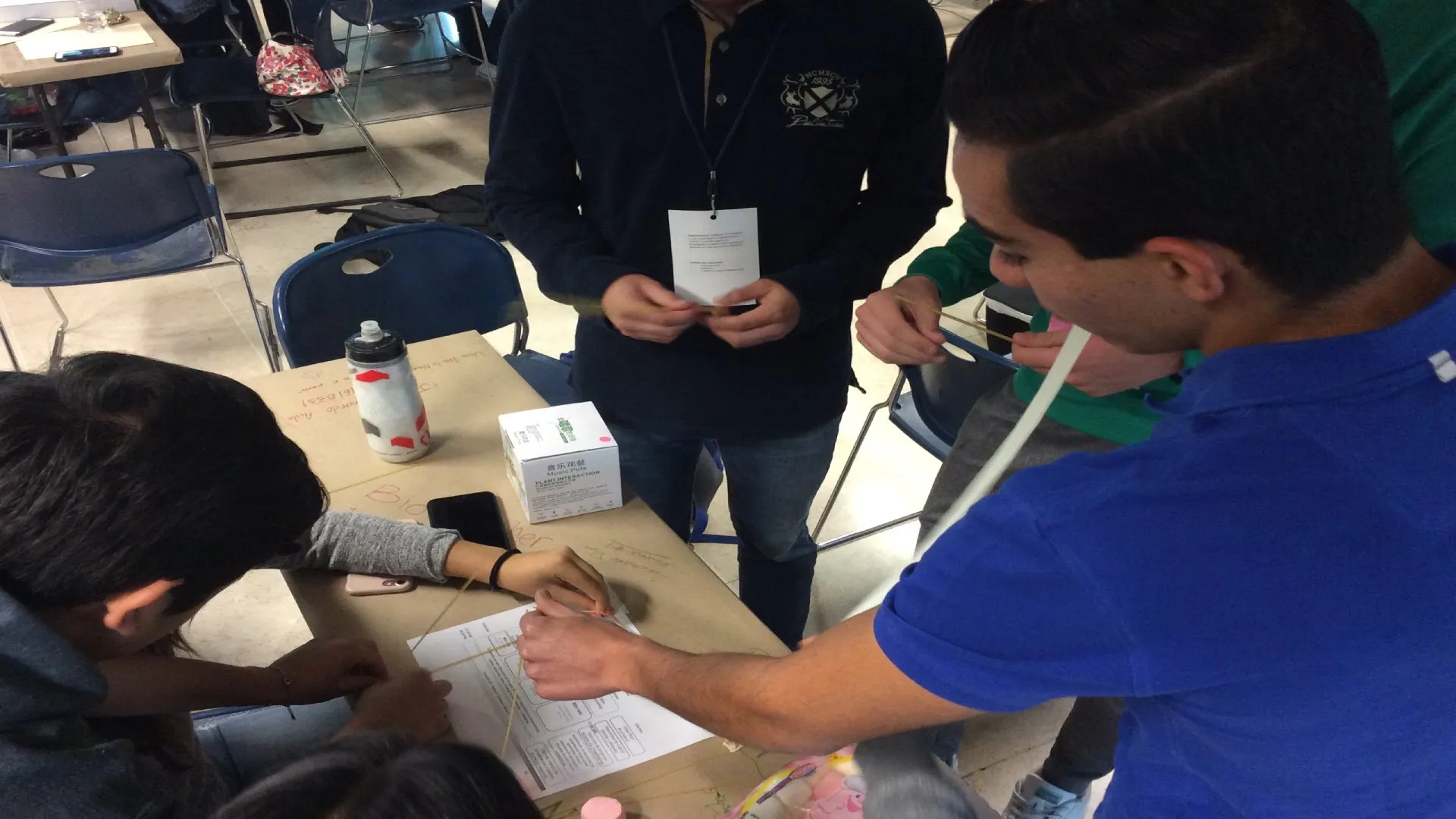 Alumnos de primer semestre se enfrentan al Reto Emprendedor.