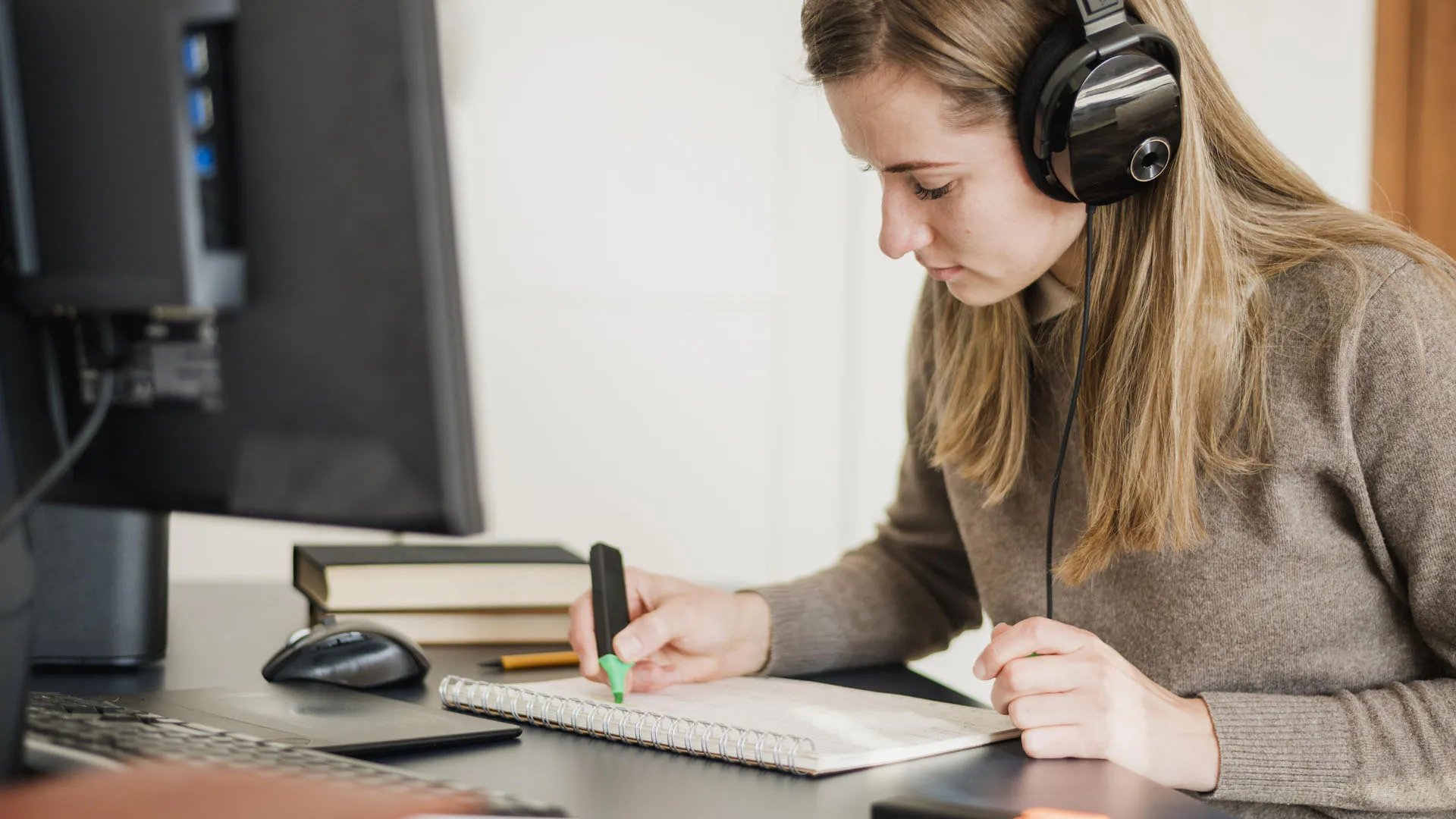 Estudiantes de PrepaTec León, diseñan cursos de idiomas para escuelas públicas de la ciudad