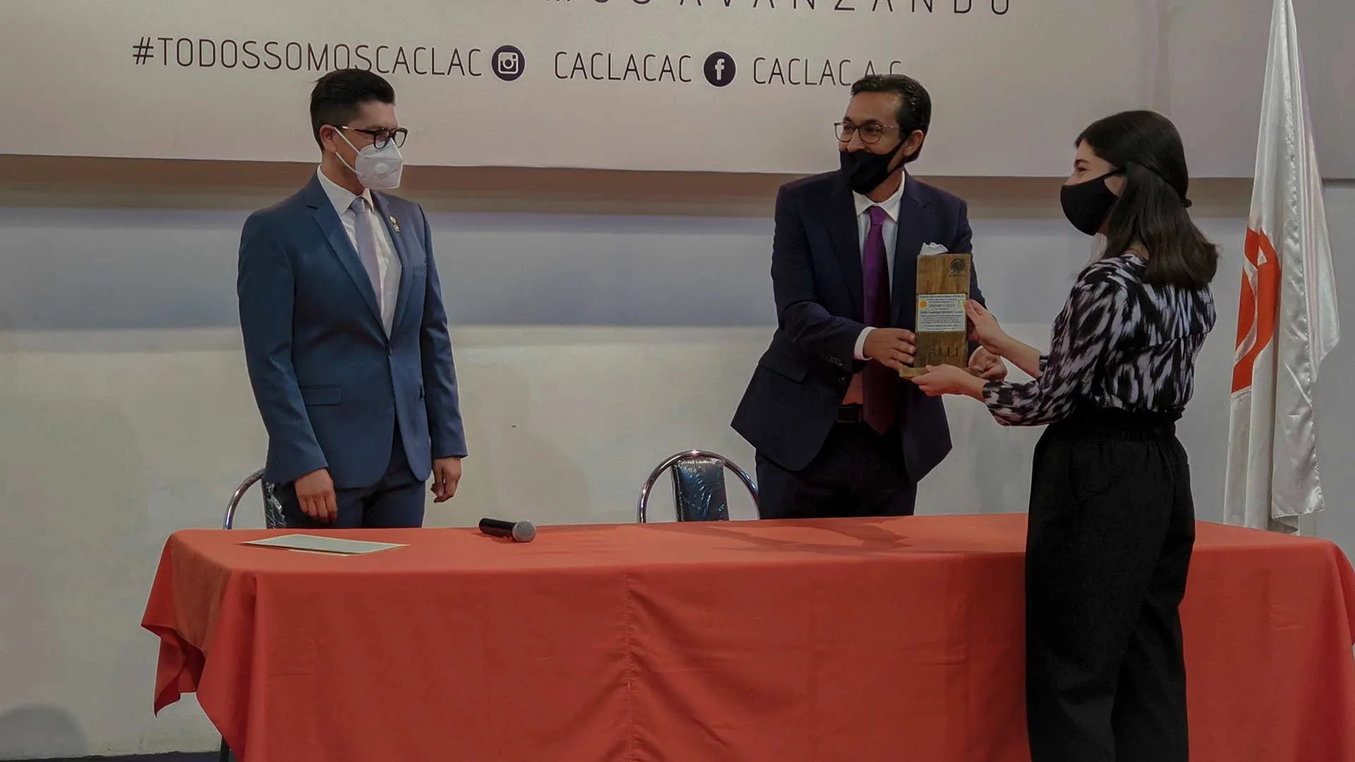 La EXATEC María Guadalupe Meléndez recibe el Premio Calli 