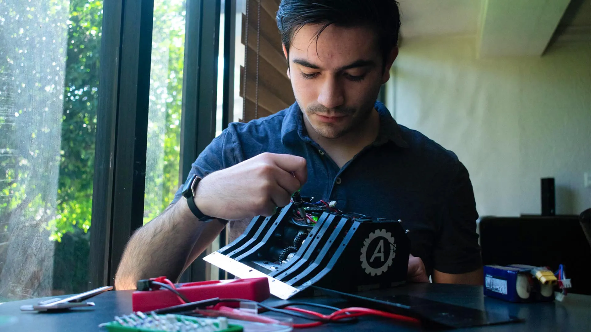 Alejandro Elías, estudiante de campus León, es seleccionado para realizar estancia de investigación en Japón