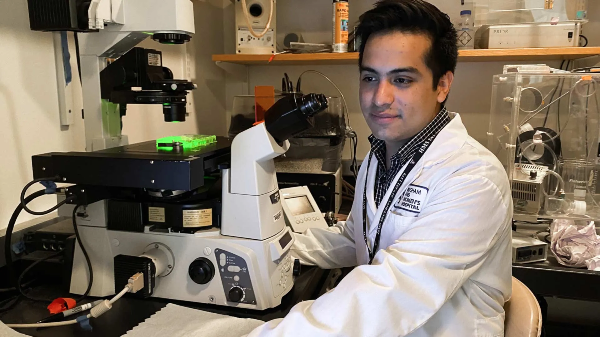 Alumno del Tec trabaja en investigación médica en Harvard