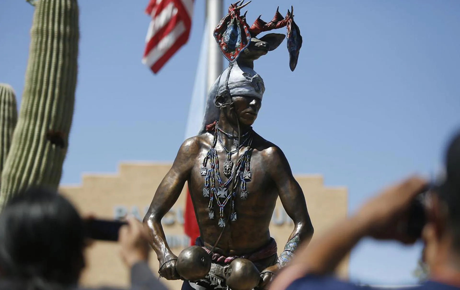 Celebración del Día de Muertos por etnias indígenas en Sonora