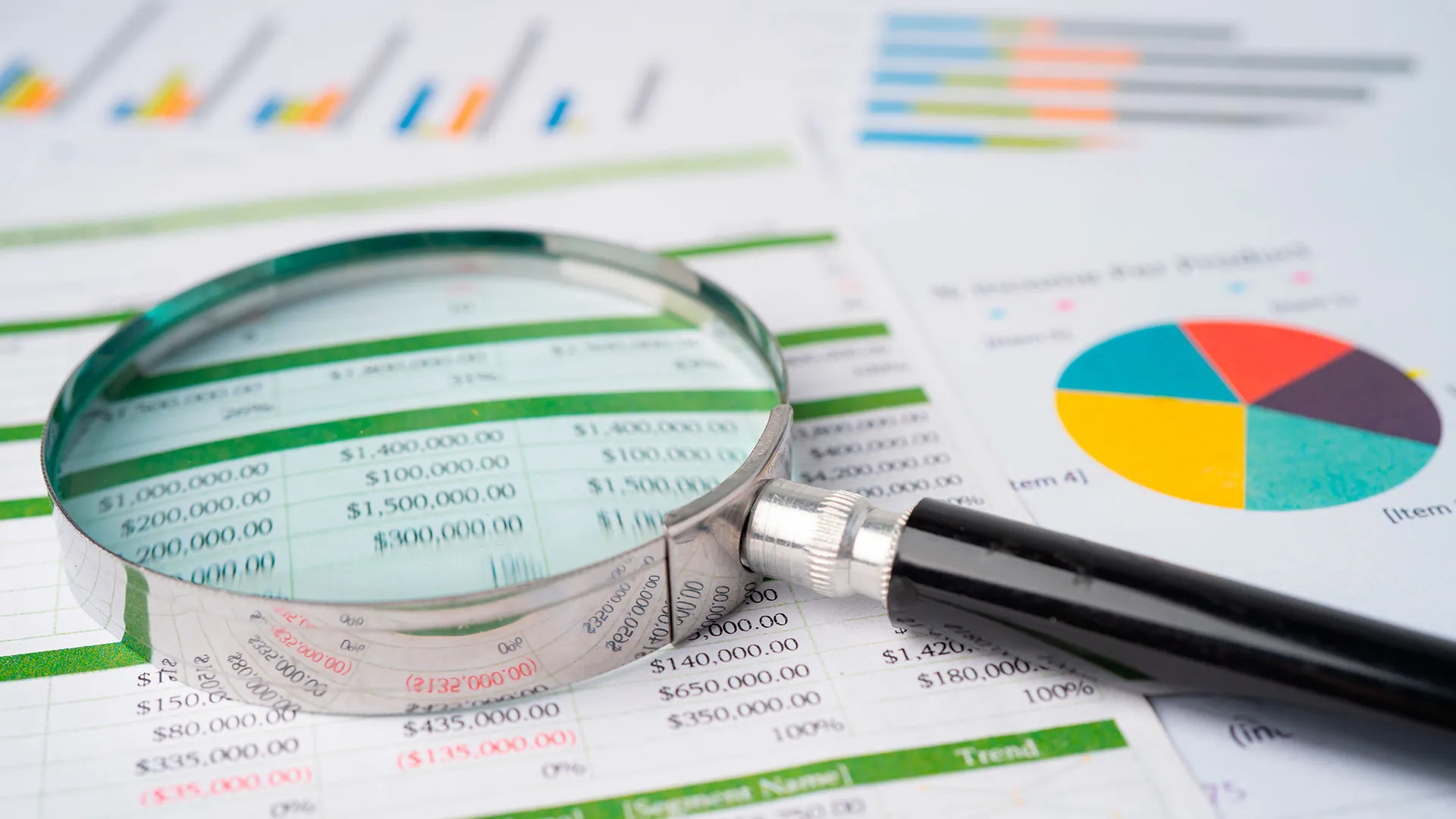 ¡Con lupa! Encuentran faltas de ética en finanzas, ganan primer lugar