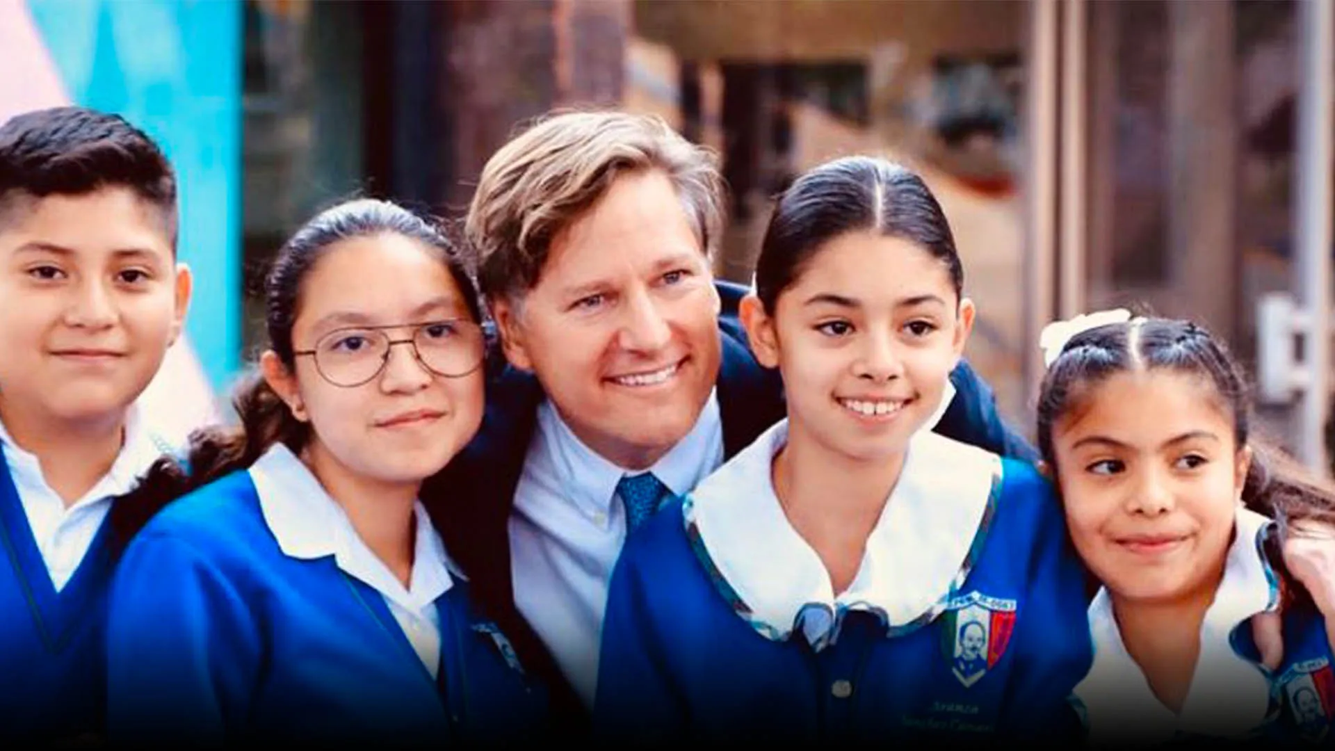 Tecnología, el medio para conectar voces y anhelos.-Christopher Landau