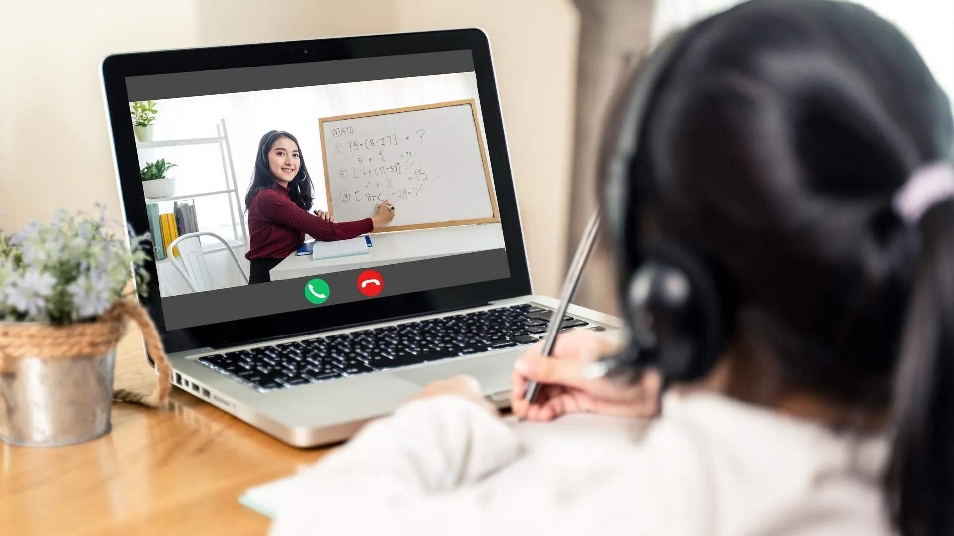 Si eres de la comunidad Tec puedes aprovechar la ampliación de tiempo para certificarte gratis en Coursera.