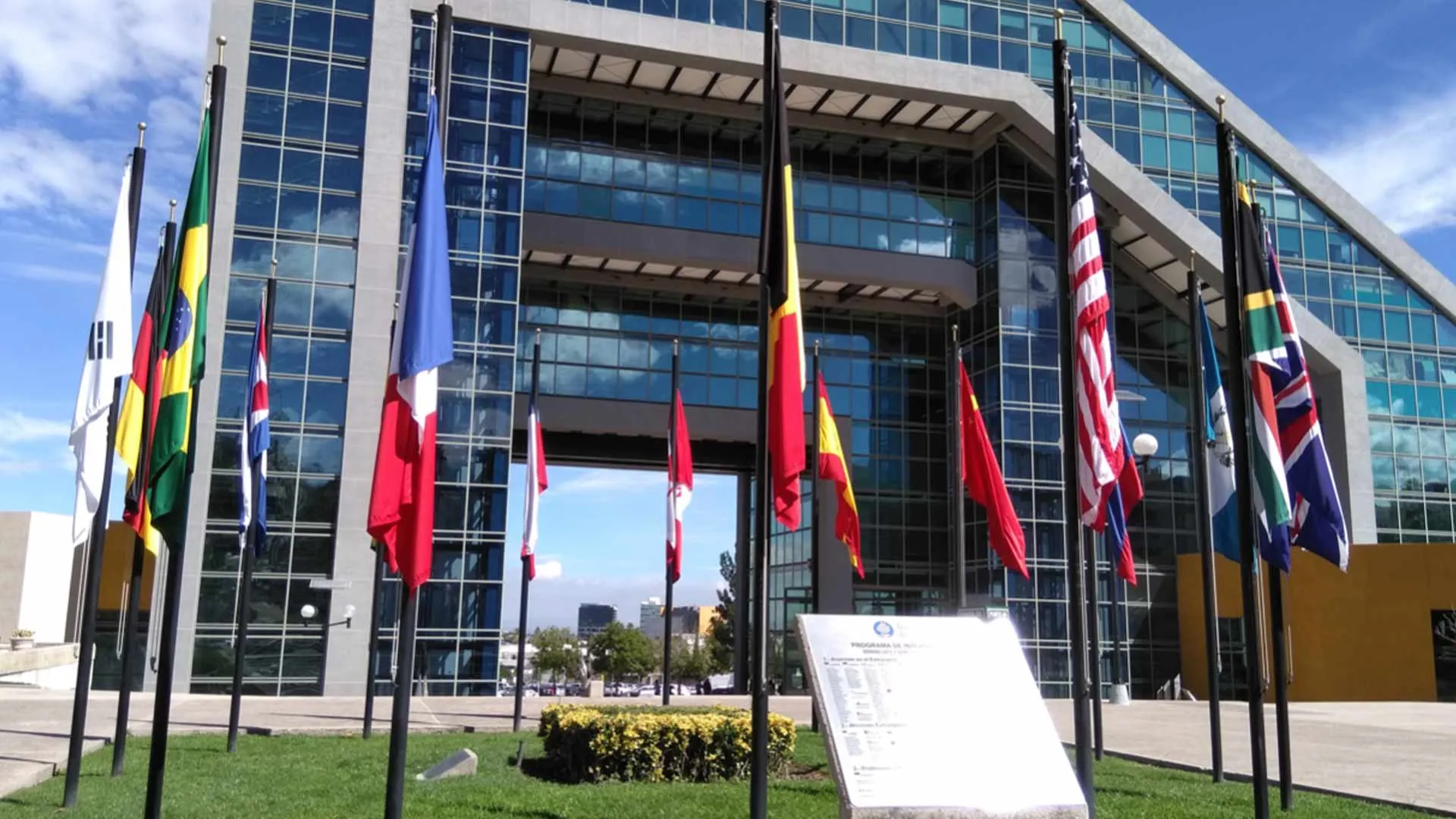 Plaza de las banderas.