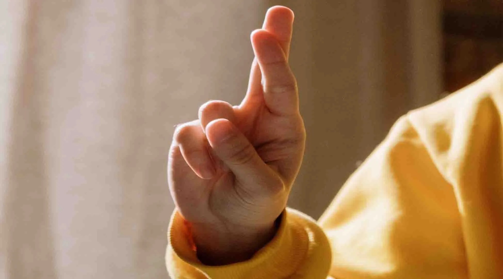 Imparten taller de lengua de señas