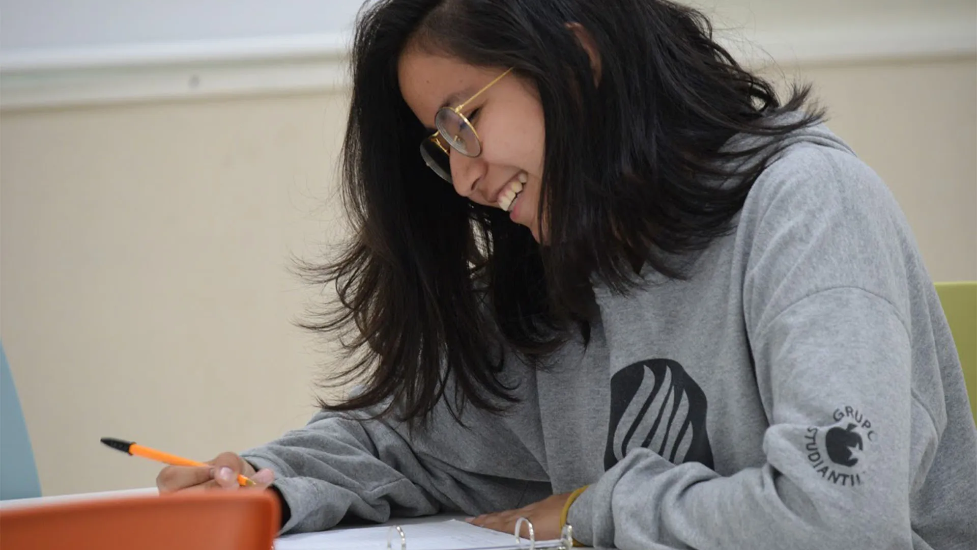 mariana, estudiante de mercadotecnia y comunicación en campus morelia