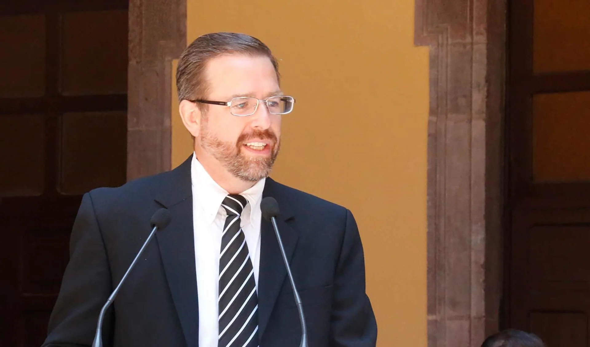 Profesor del Tec expone avances de Biomecatrpinica en congreso internacional de la UNAM y Universidad de Yucatán.