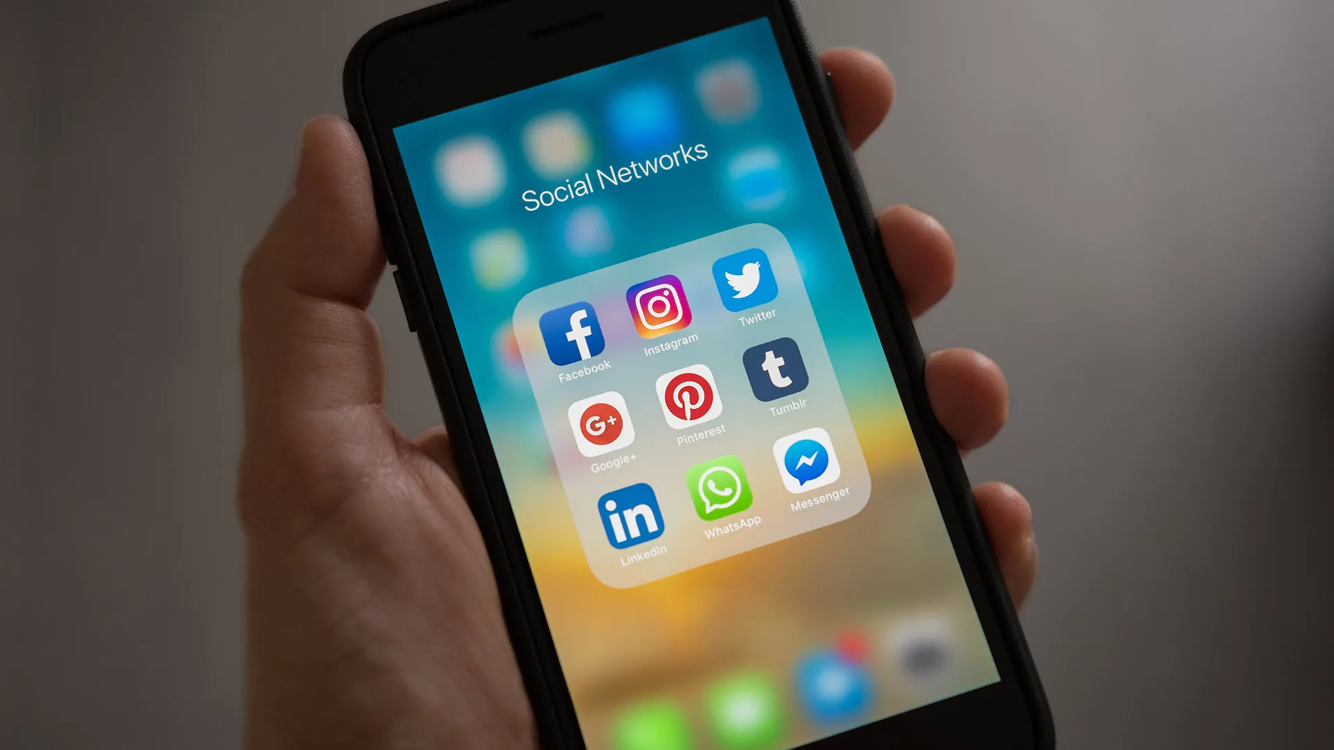 ¿Las redes sociales nos vigilan? experto Tec responde a esta incógnita