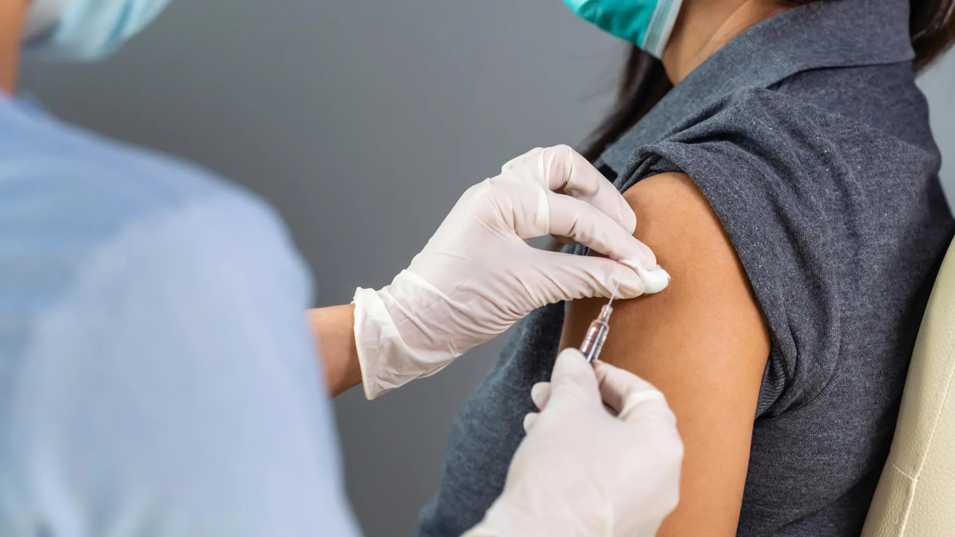 TecSalud iniciará fase de pruebas de vacuna alemana contra covid-19