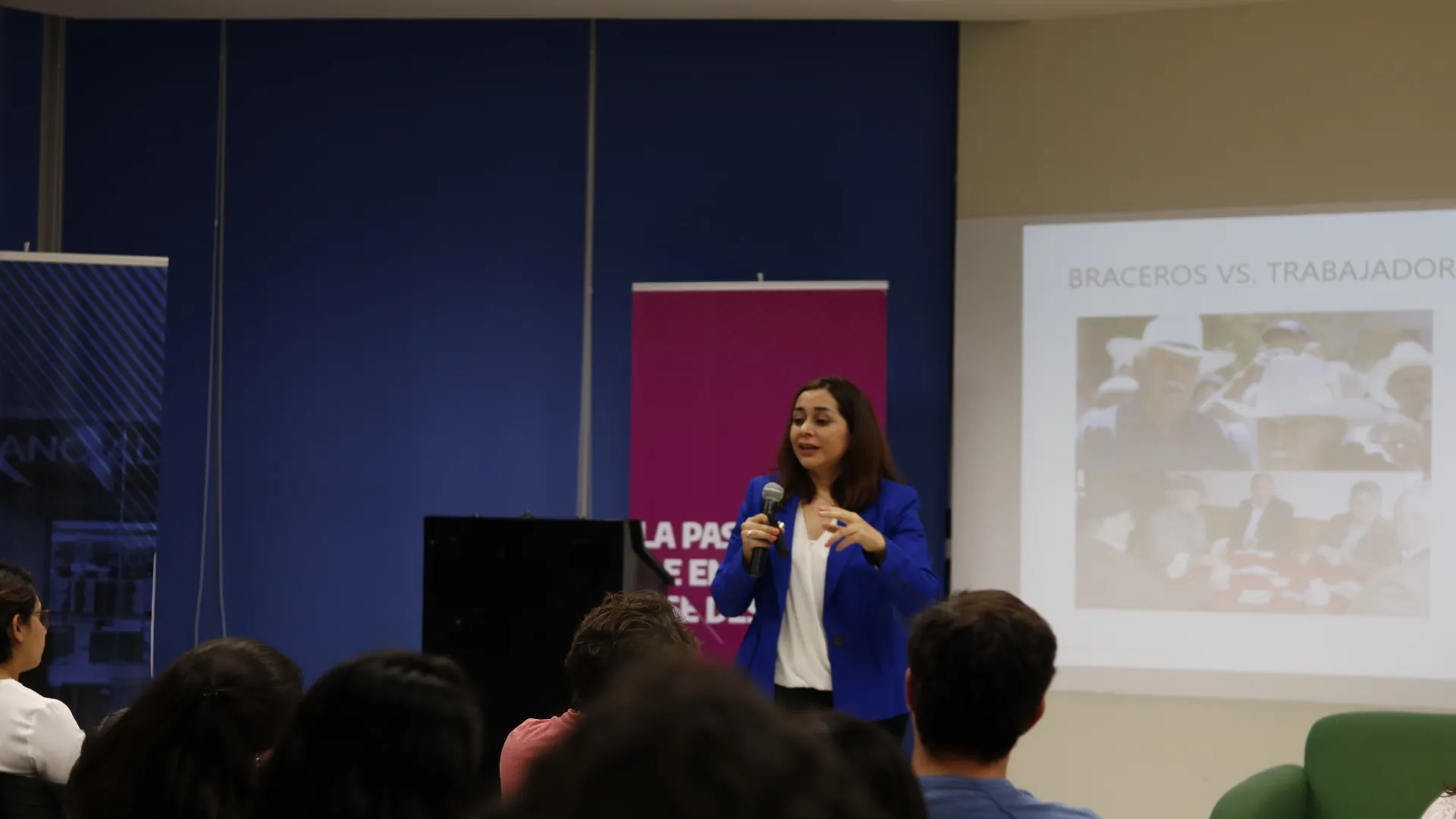 Dra. María Luisa Marsical en su conferencia sobre la migración 
