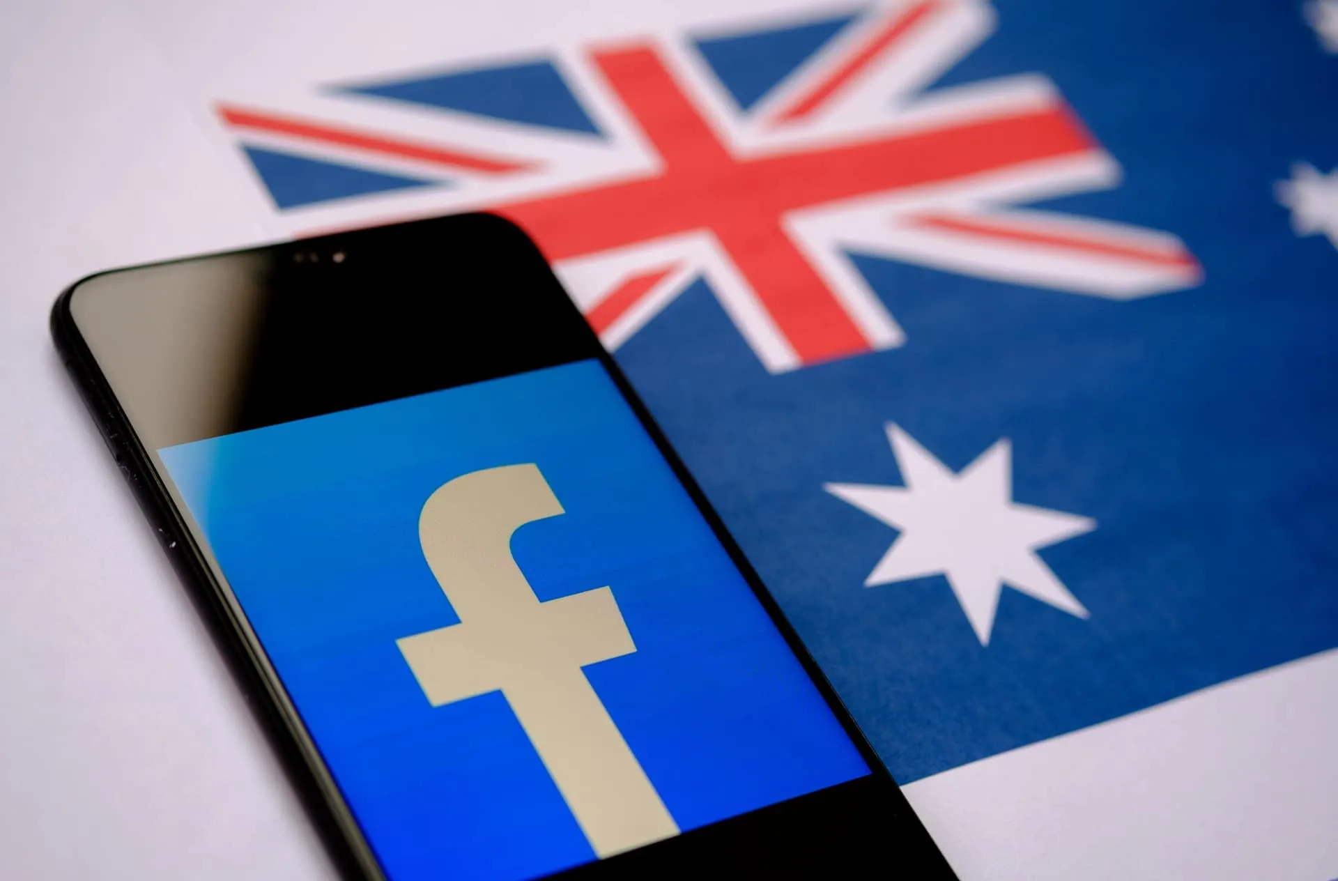 Experto Tec analiza la censura de Facebook a Australia