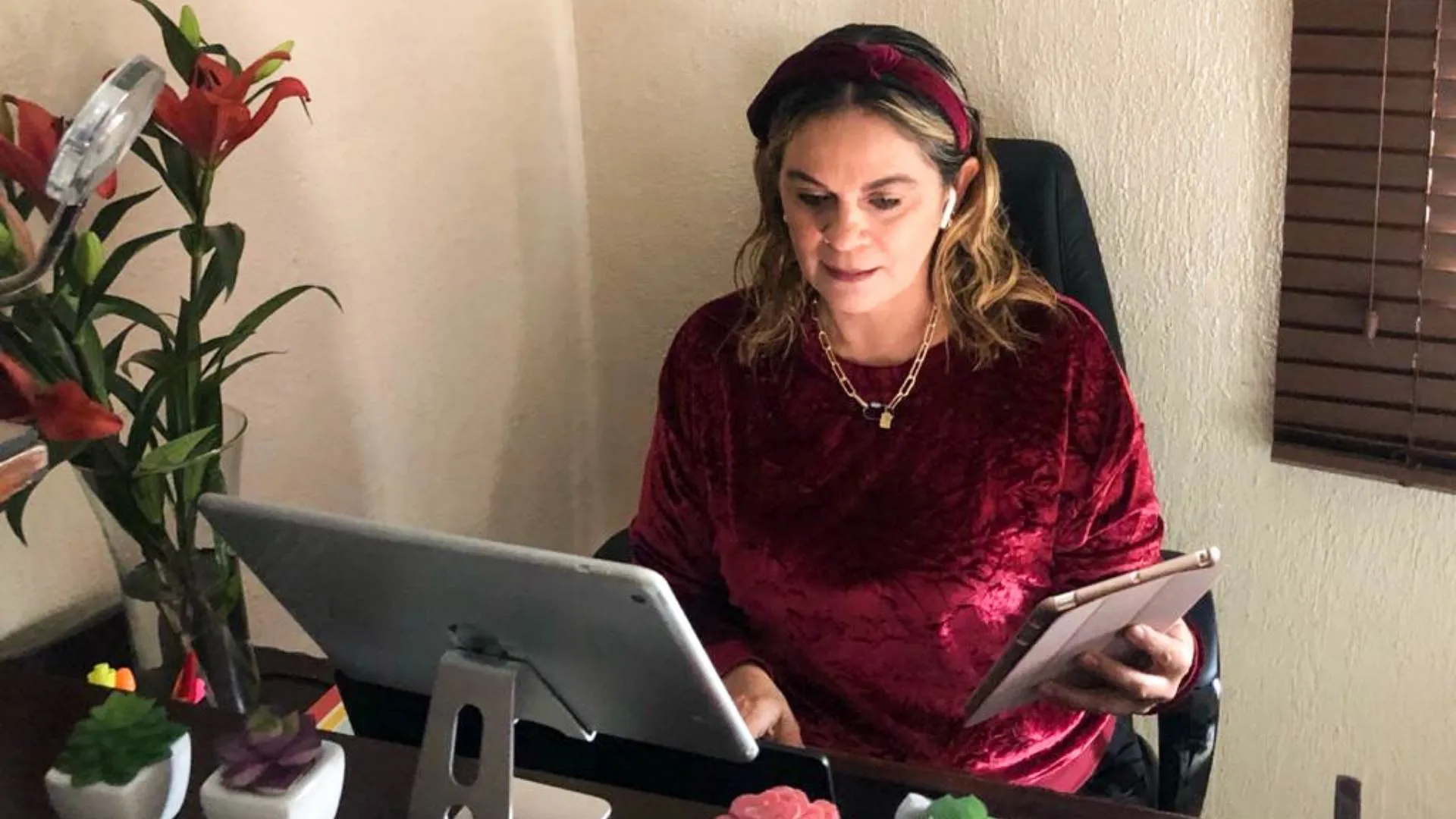 Magdalena Ocón dando clases