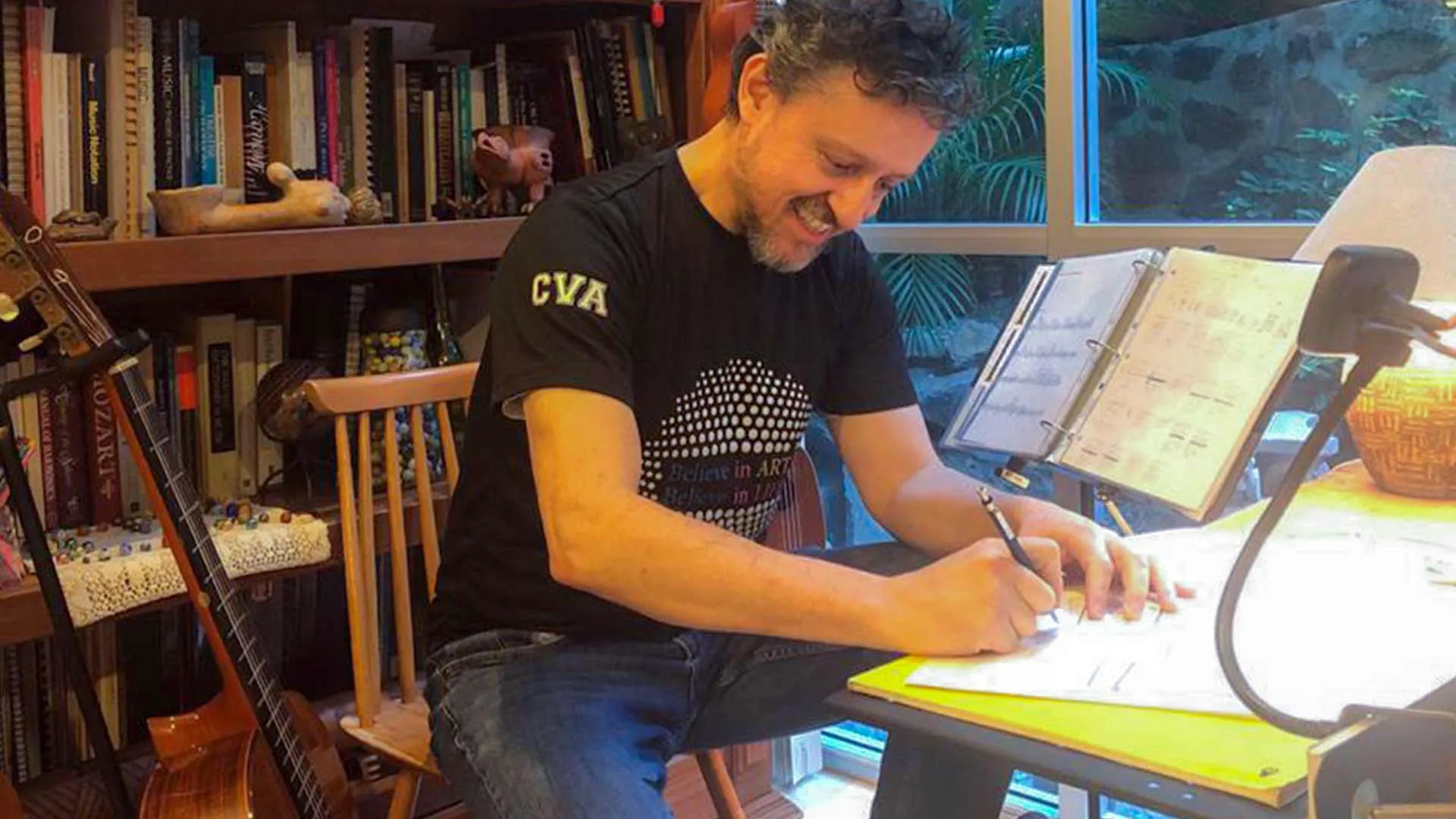 Profesor grabará la pieza musical que compuso ¡con su propia teoría!