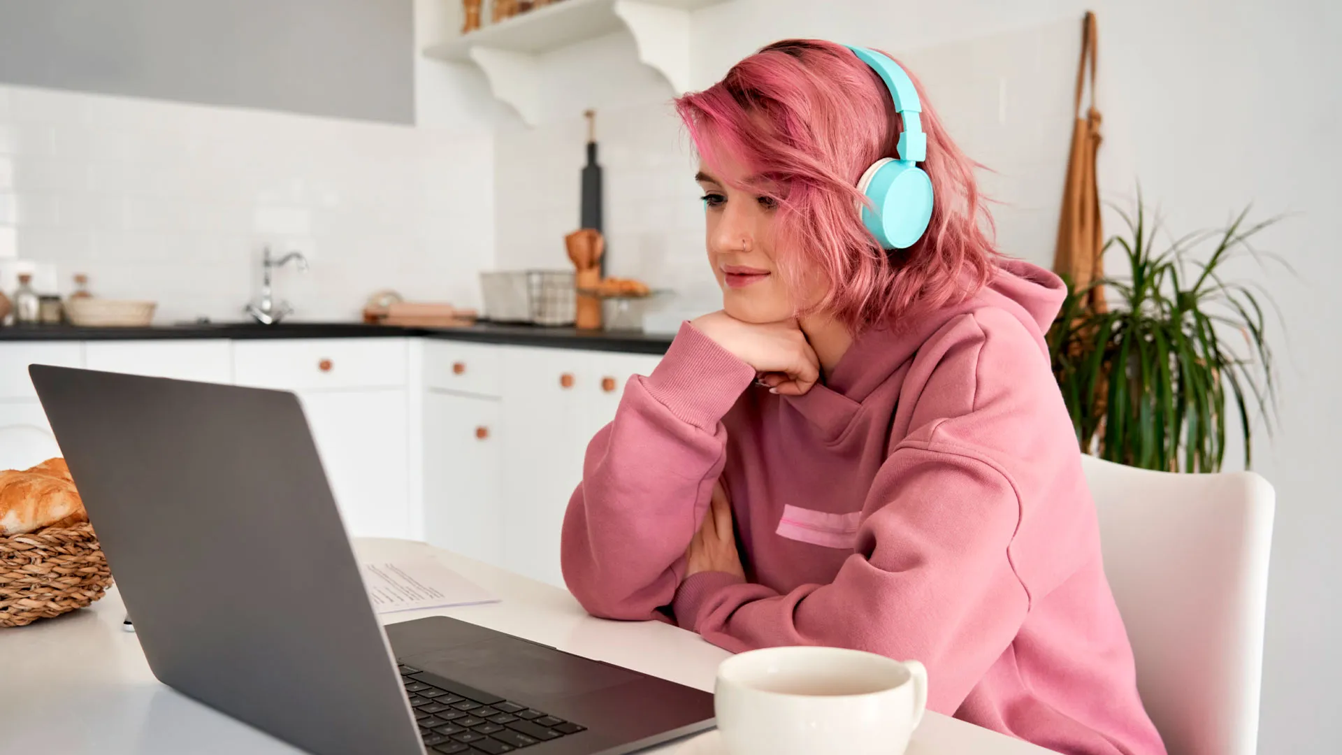 Tips para verte y escucharte bien durante tus clases virtuales.