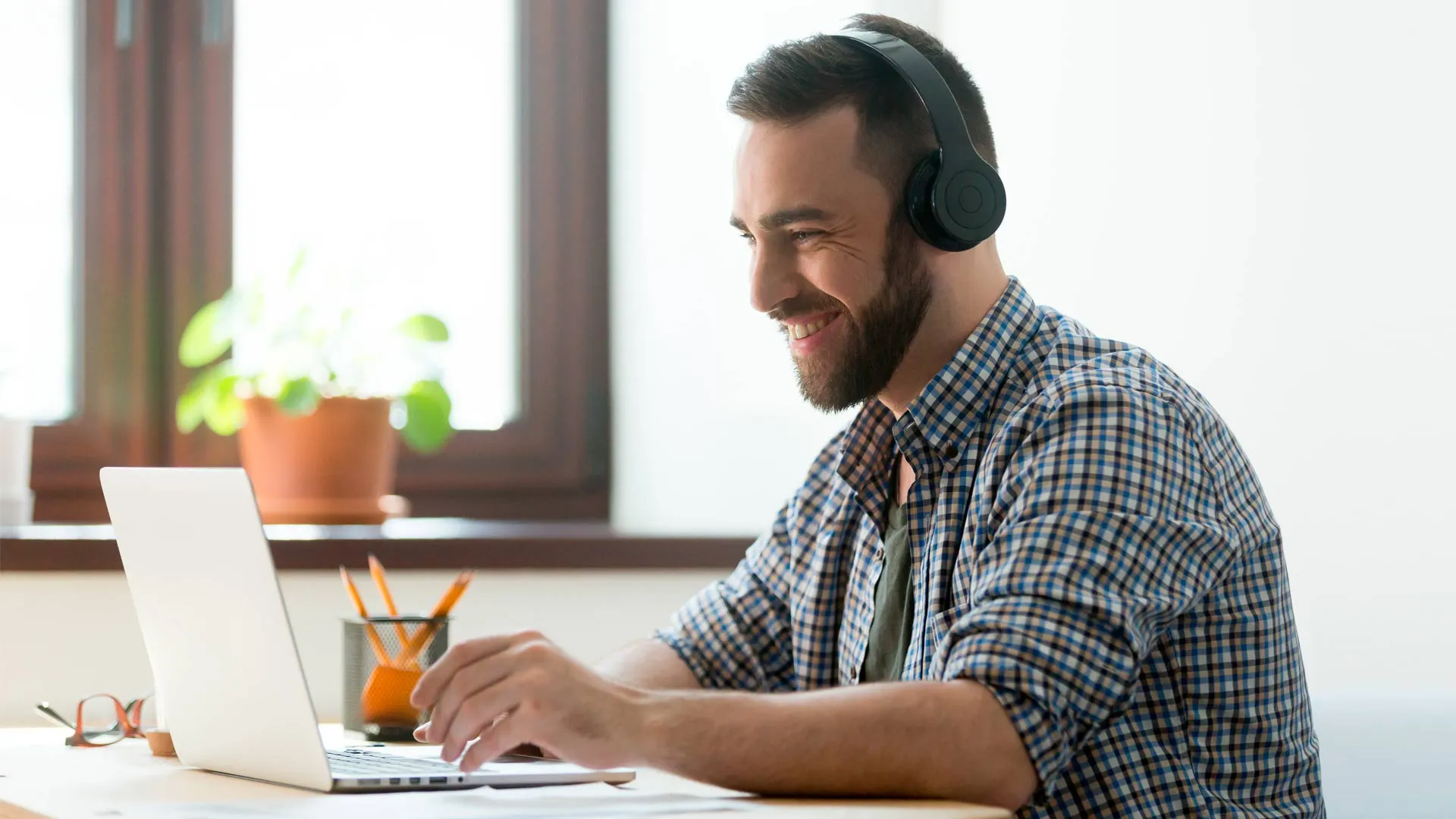 Estudiantes y colaboradores del Tec tienen certificaciones sin costo en Coursera y edX.