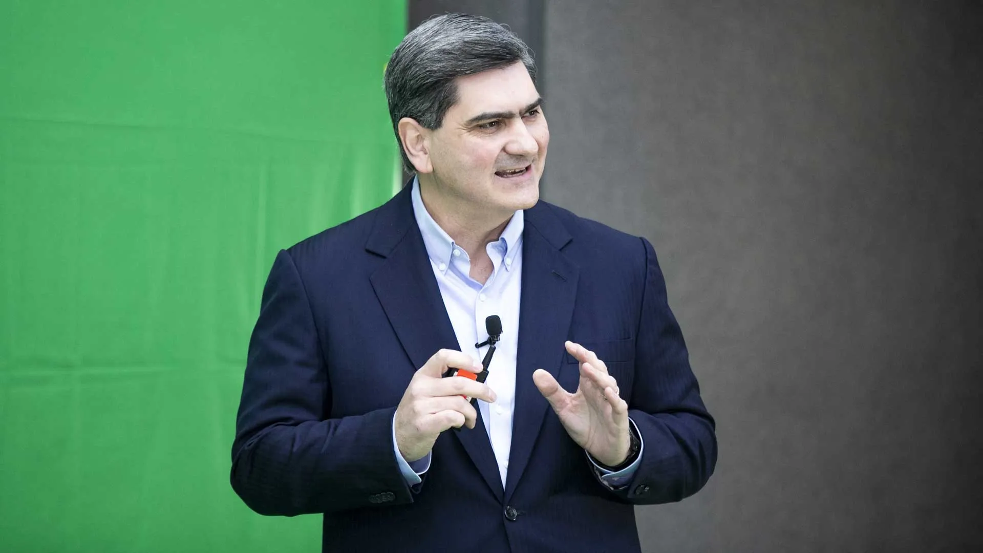 Rector del Tec pide no bajar guardia ante COVID en receso vacacional 