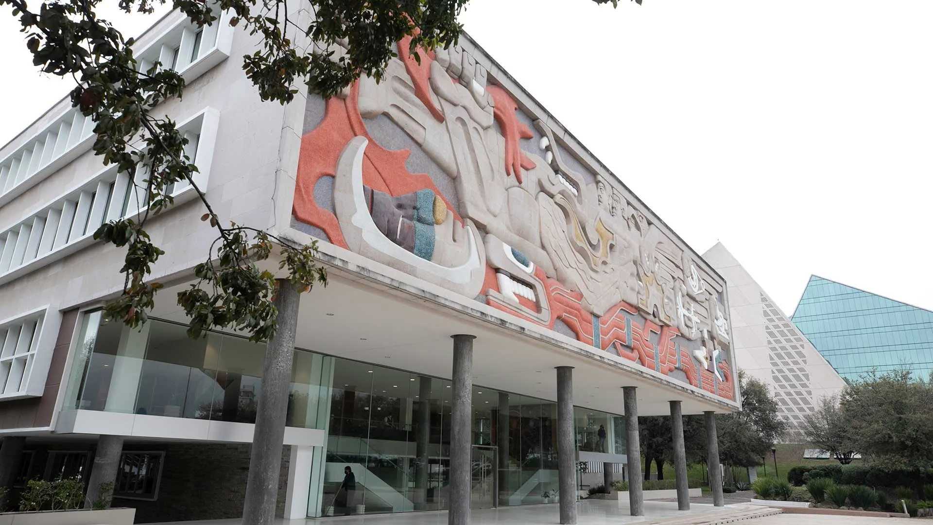 Fachada de la rectoría del Tec de Monterrey, quien colocó 21 disciplinas en el ranking de QS World Rankings by Subject 2021