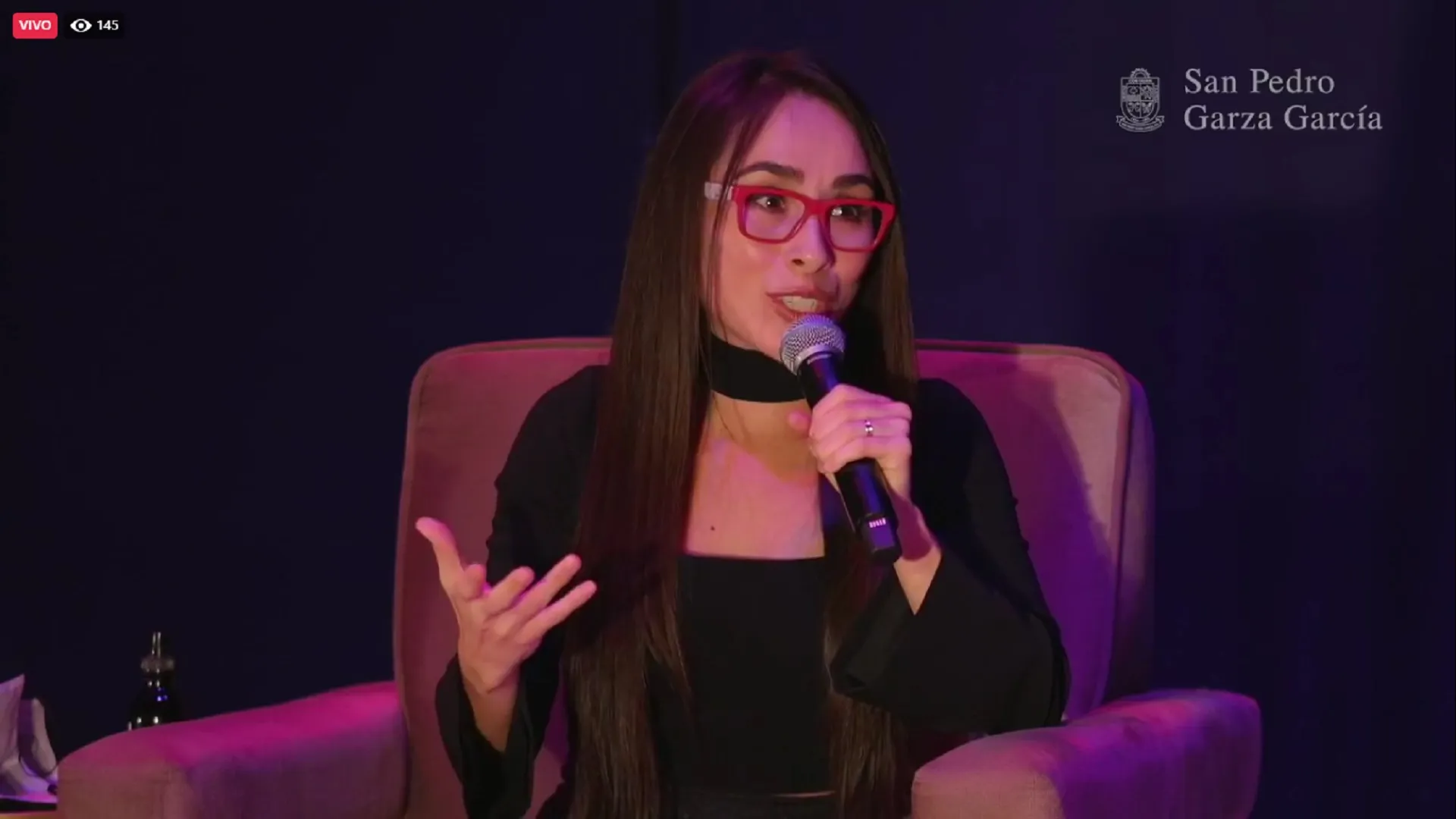 Invita a padres a apoyar a hijas en la ciencia