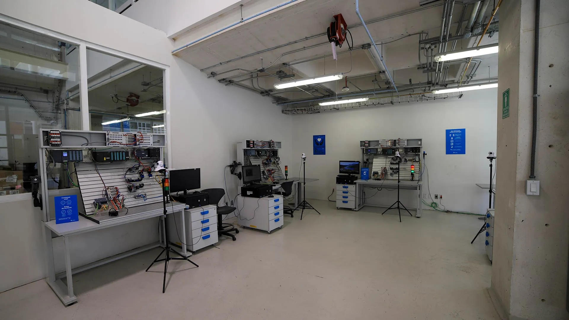 Profesores Tec innovan con laboratorio remoto de redes industriales