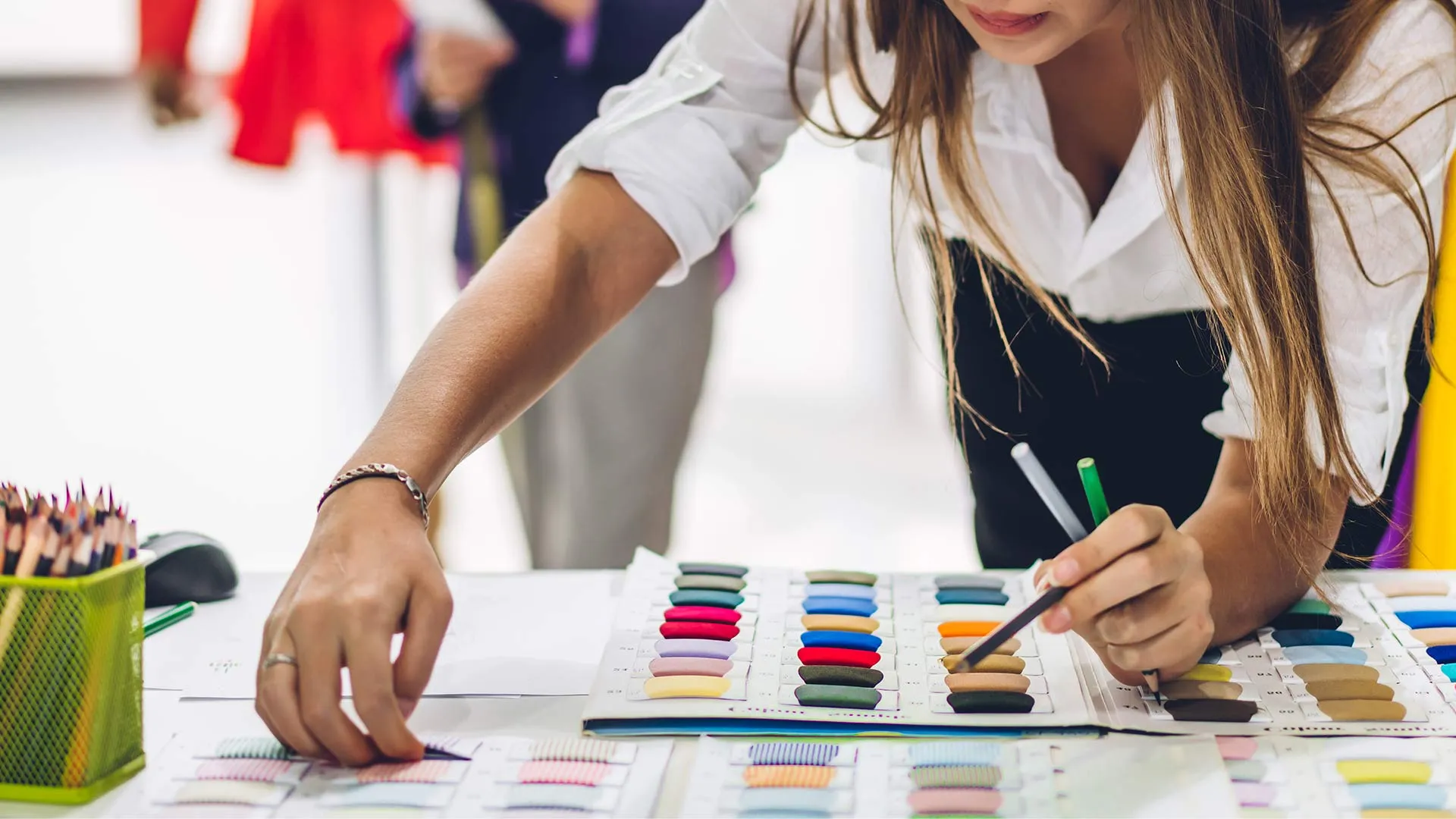 Mujer dentro de la industria textil