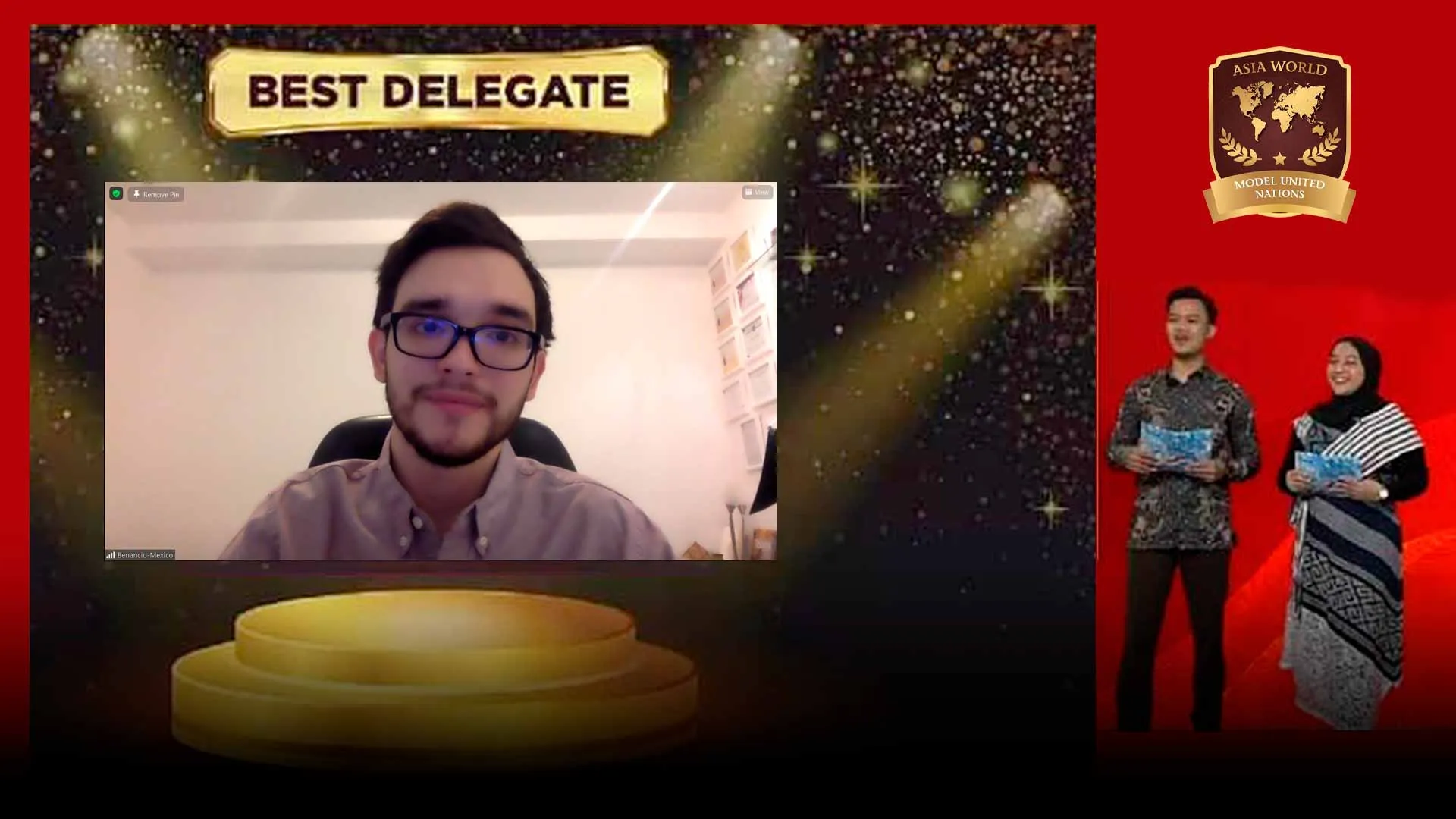 Mexican wins world debate contest and highest award