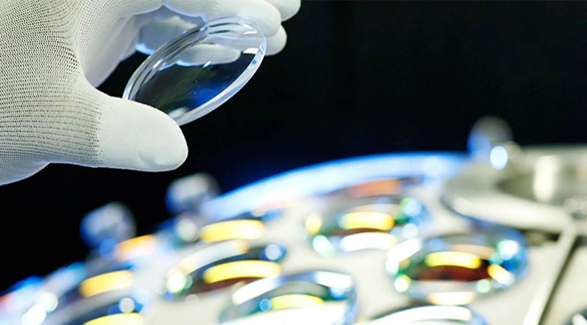 EXATEC automatiza y mejora fabricación de lentes de empresa líder