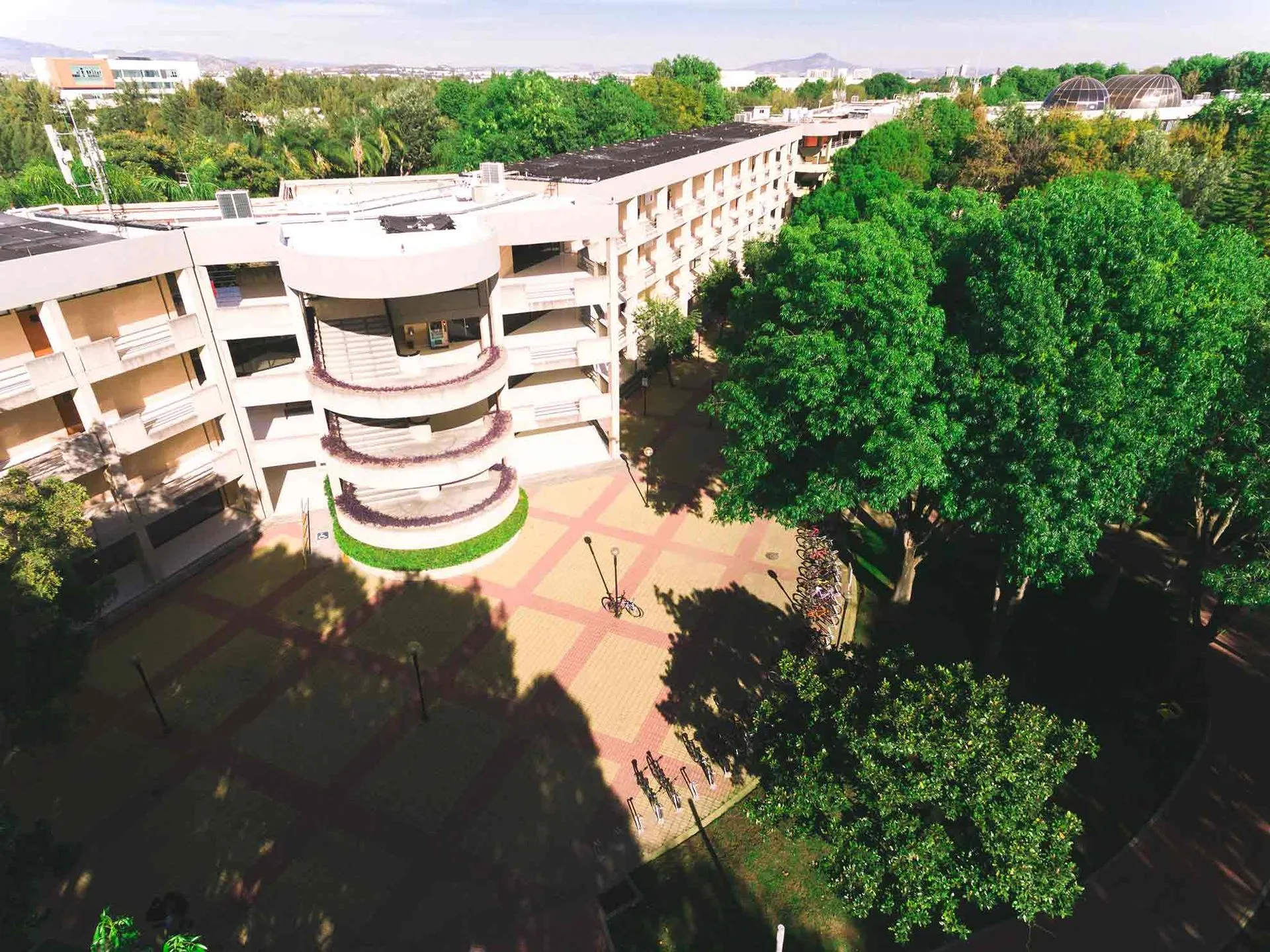 Tec en Guadalajara entregó más de 500 becas al talento académico.