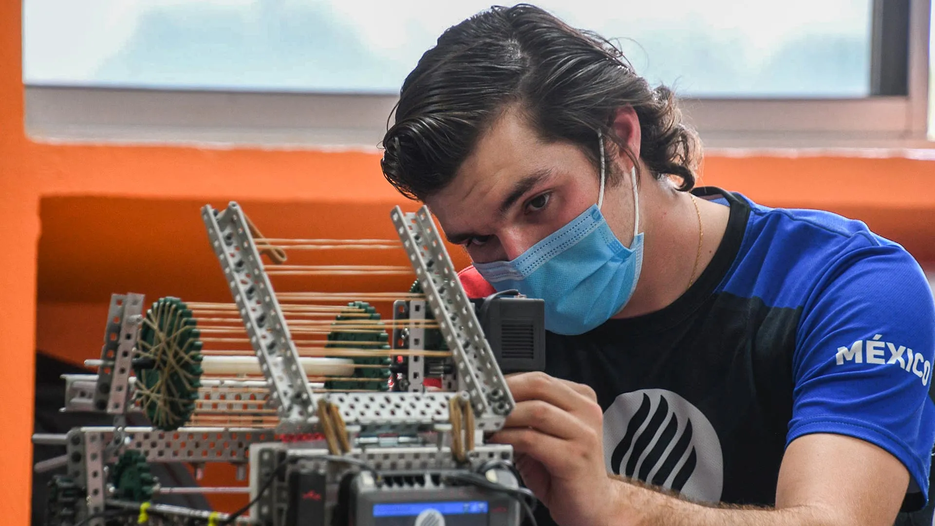 Tec campus Saltillo sobresale en torneo VEX Robotics