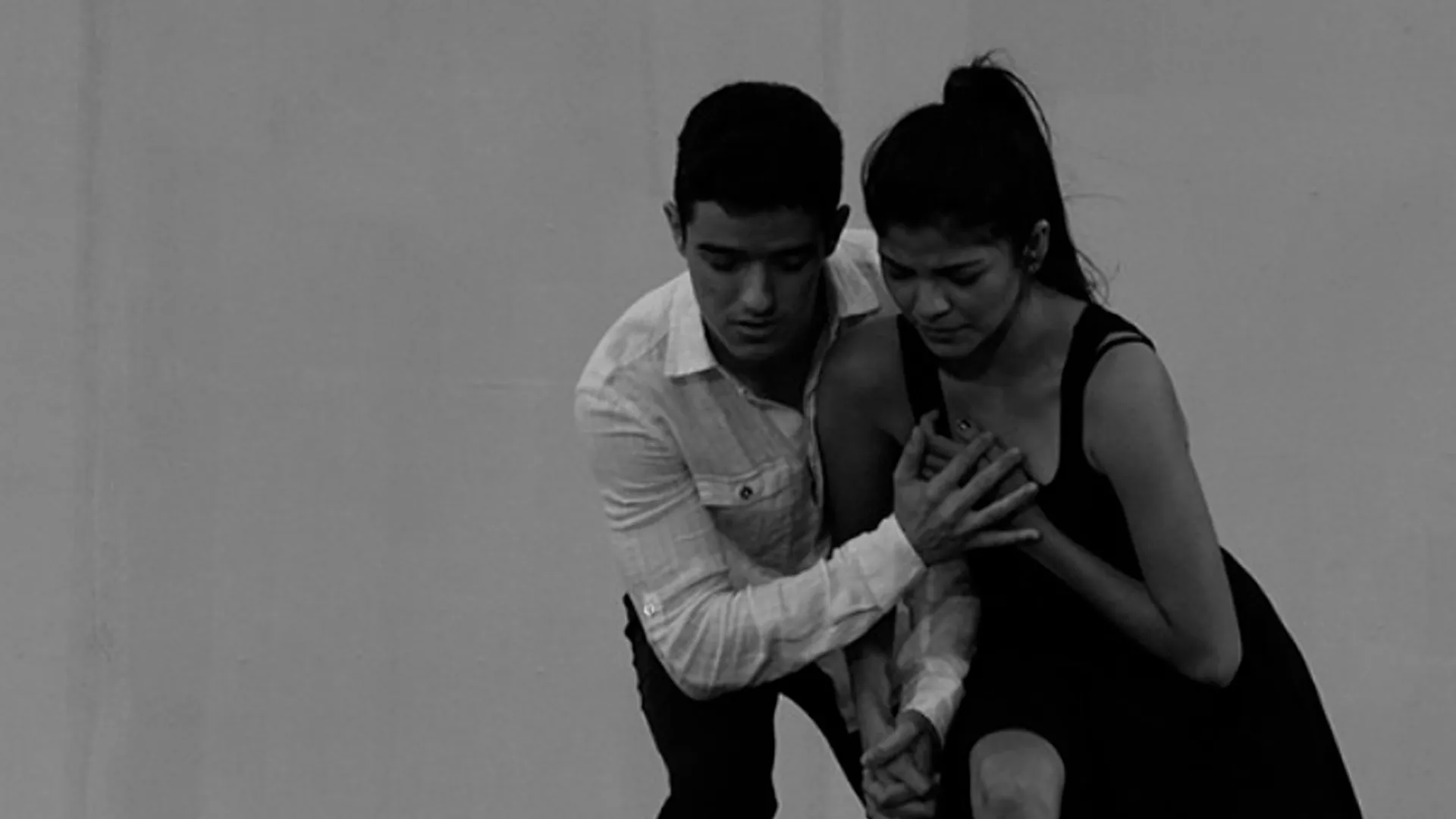 David Pinto bailando en un teatro