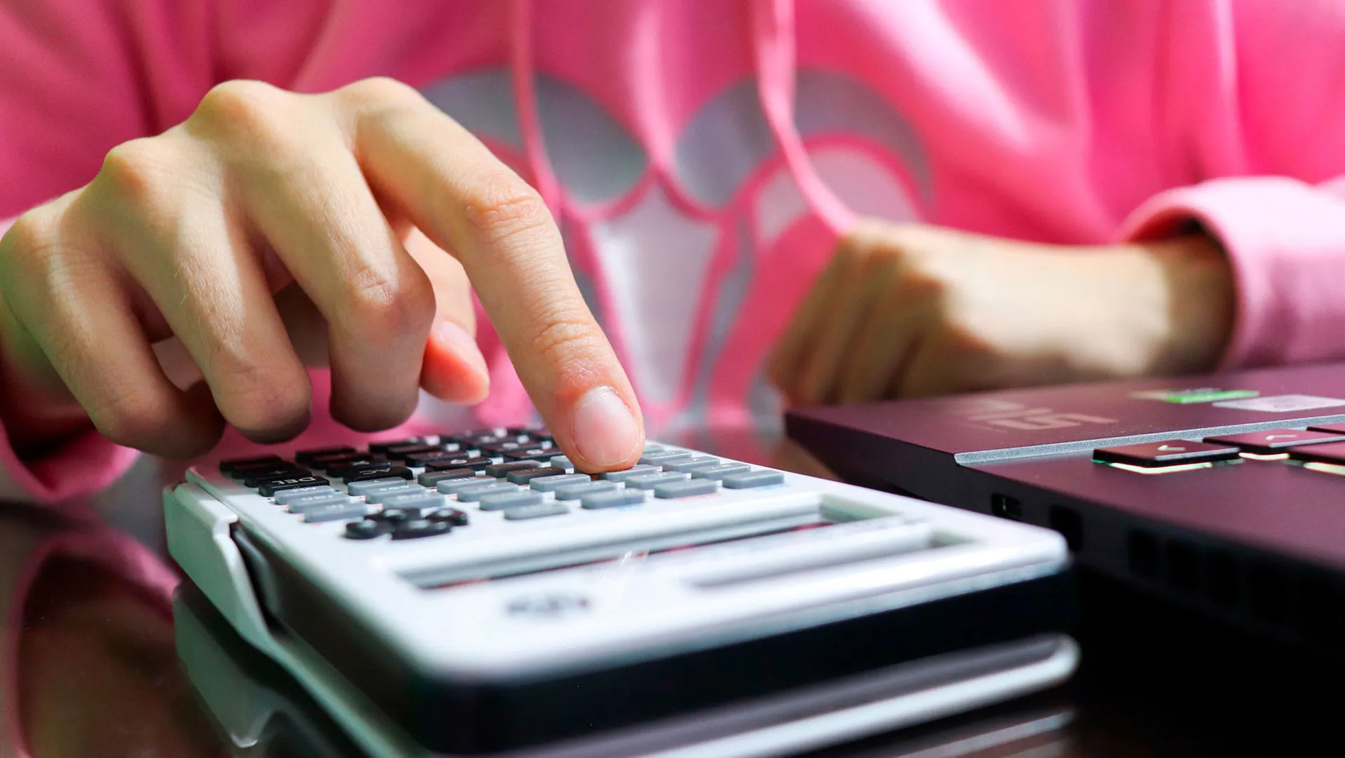 Estudiantes del modelo Tec21 se unen a una asociación civil para fomentar la cultura financiera en las mujeres