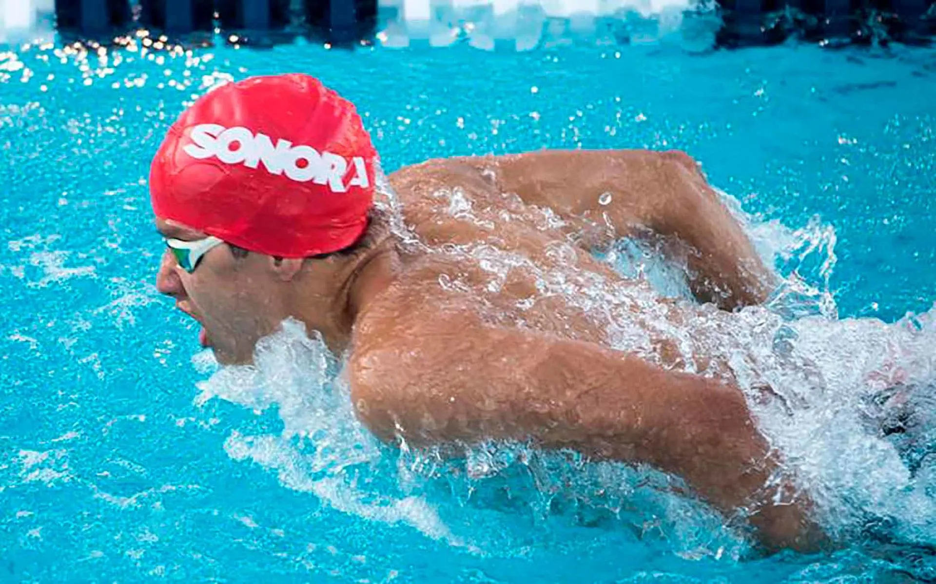 Carlos Kossio, nadador y estudiante del Tec Guadalajara, participará en Juegos Panamericanos Junior. 