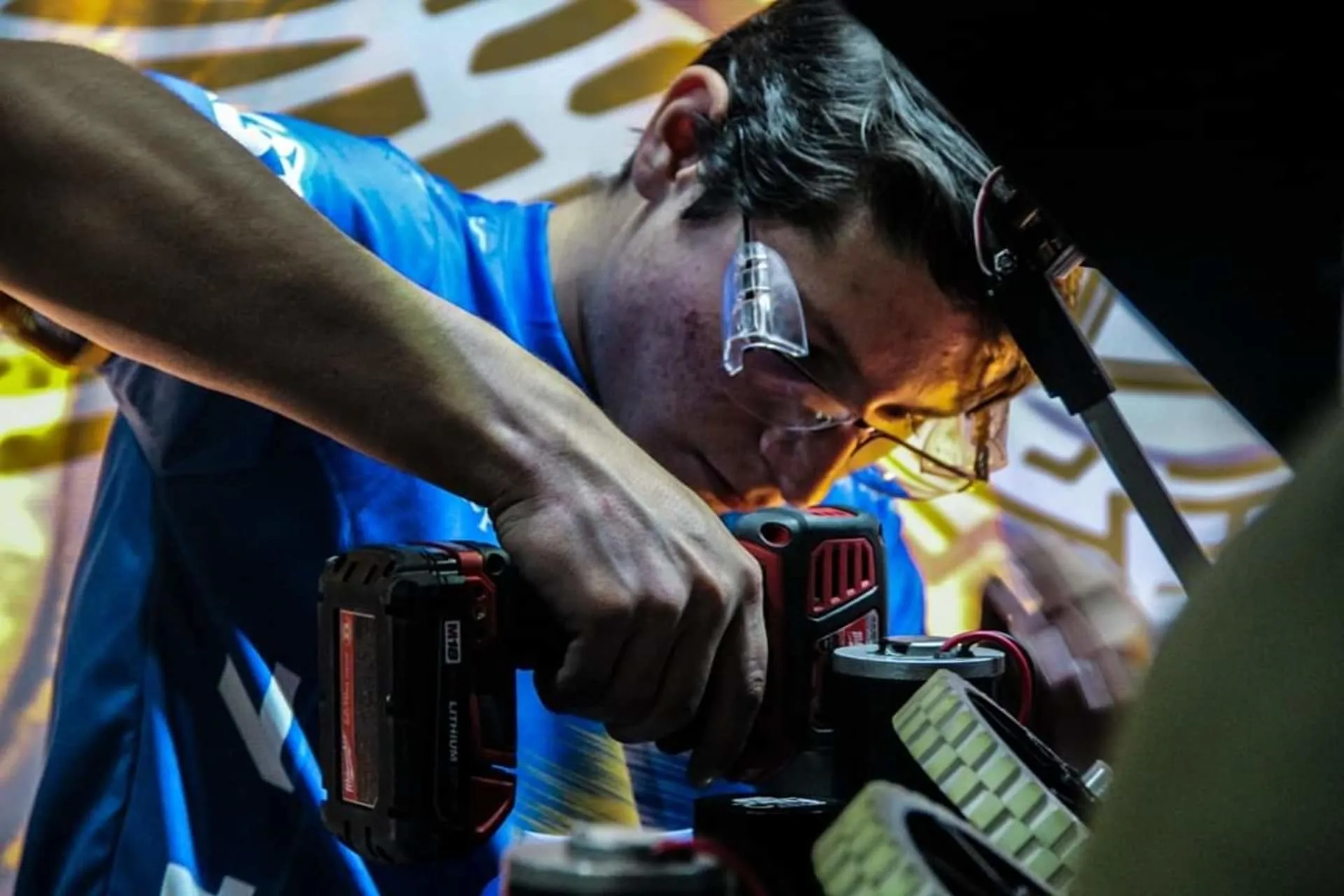 pasion-por-la-robotica-lleva-a-canada-a-alan-dominguez-estudiante-destacado-de-prepatec