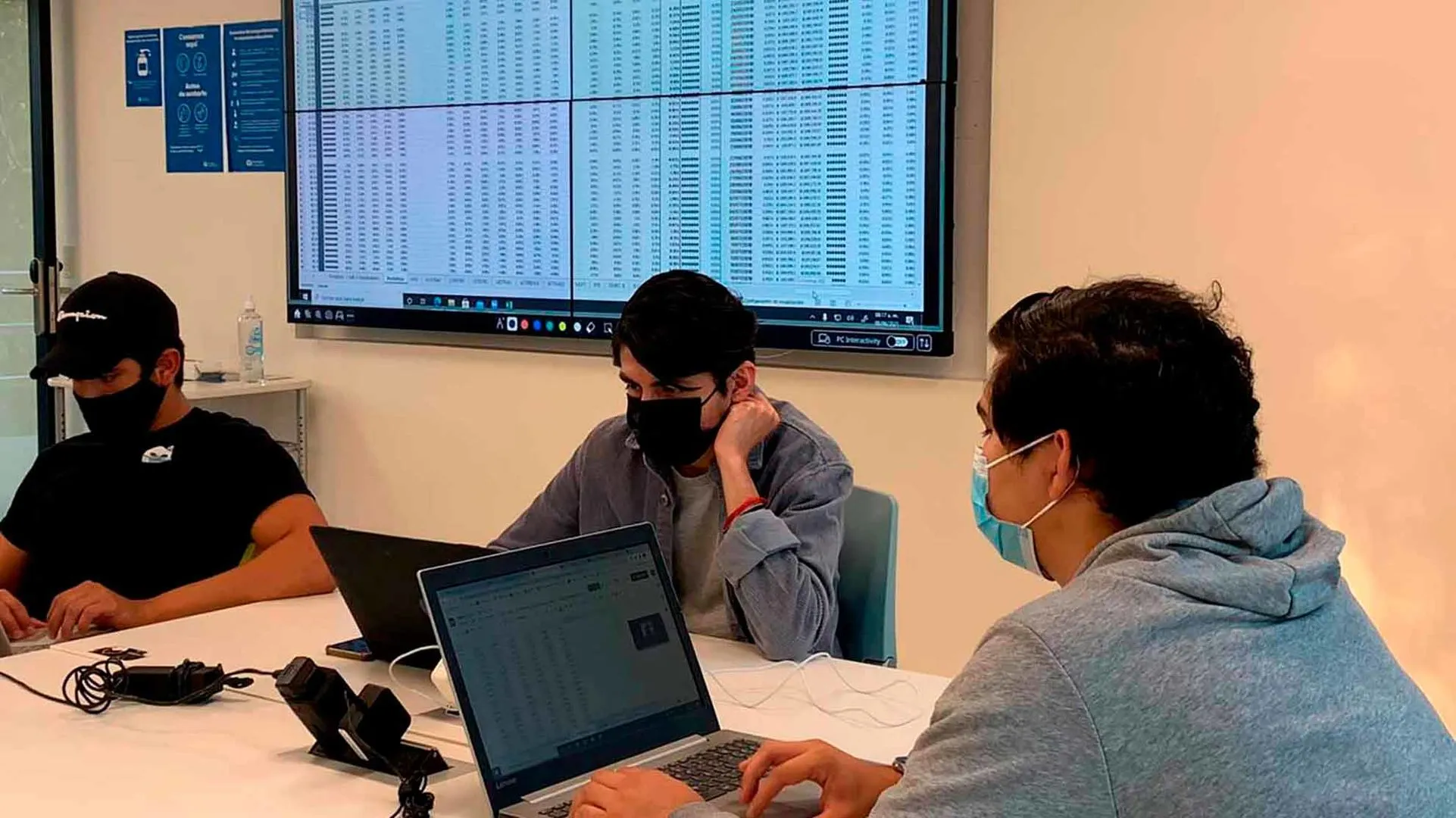 Reto con Actinver enseñó a estudiantes del Tec campus Guadalajara a invertir en bolsa de valores.