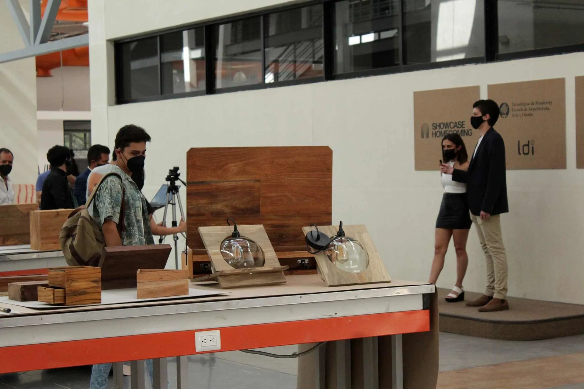 Alumnos de diseño industrial del Tec presentaron en la exposición Showcase lo mejor de sus proyectos. 