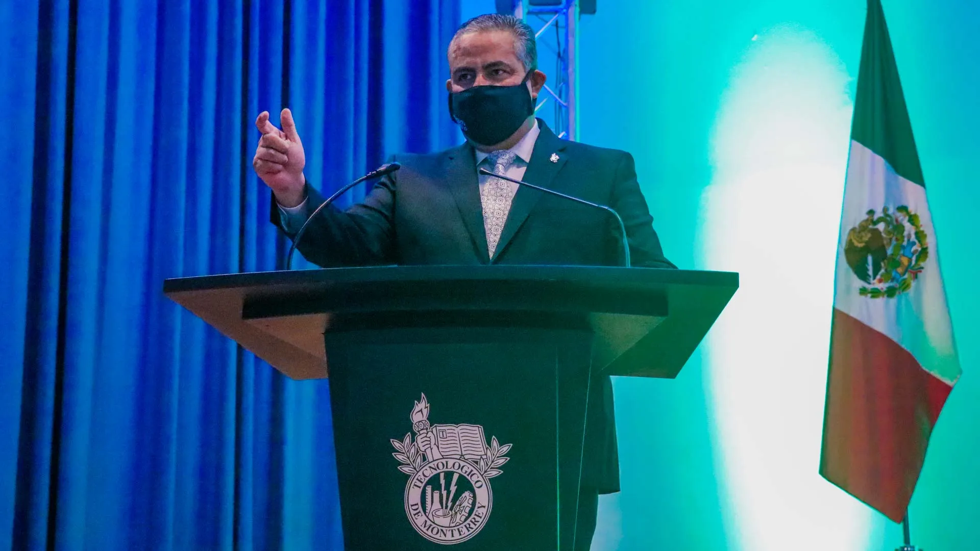 El director general Marco Vargas se despide de campus Tampico.