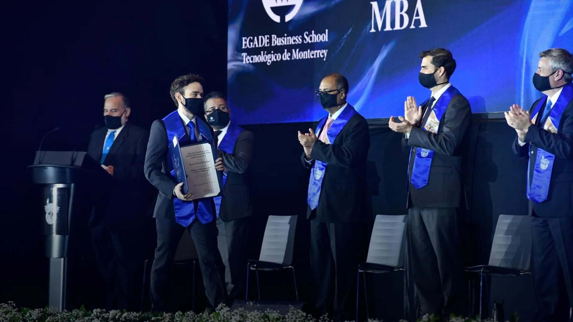 Realizan graduación de EGADE Business School en Monterrey