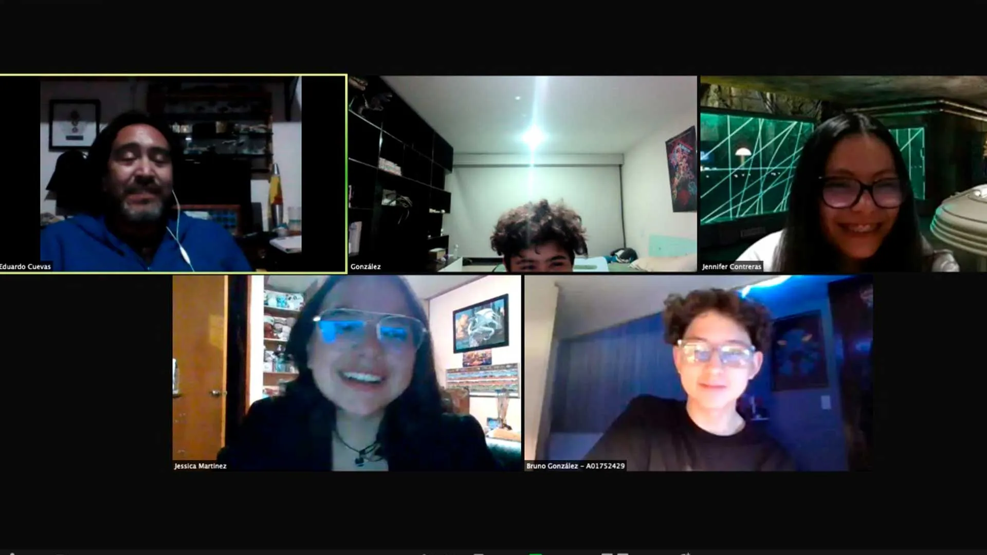 Parte del grupo de ganadores de la Olimpiada Estatal de Biología 