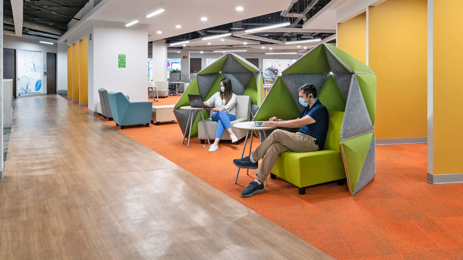El Tec habilitó espacios flexibles para que sus colaboradores puedan regresar gradualmente a la presencialidad.
