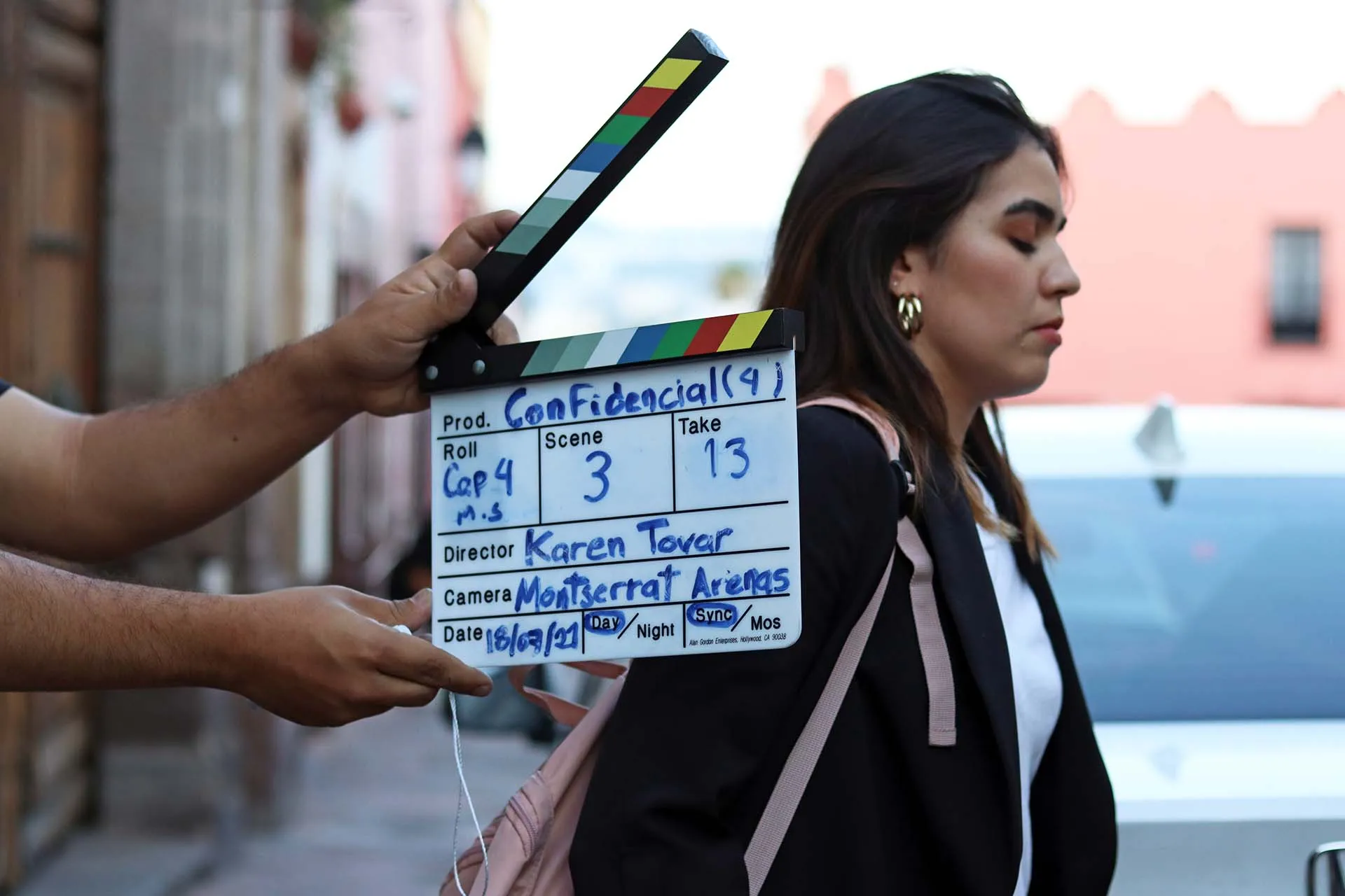 Estudiantes del Tec campus Querétaro culminan la producción de la miniserie “Confidencial” con un formato de carácter innovador.