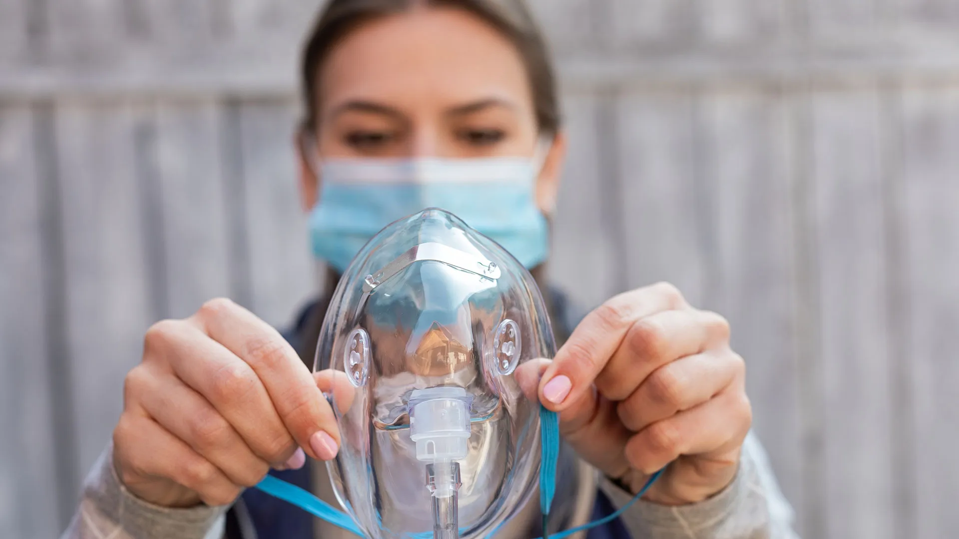 Expertos opinan sobre tratamientos ante alza de contagios de COVID-19