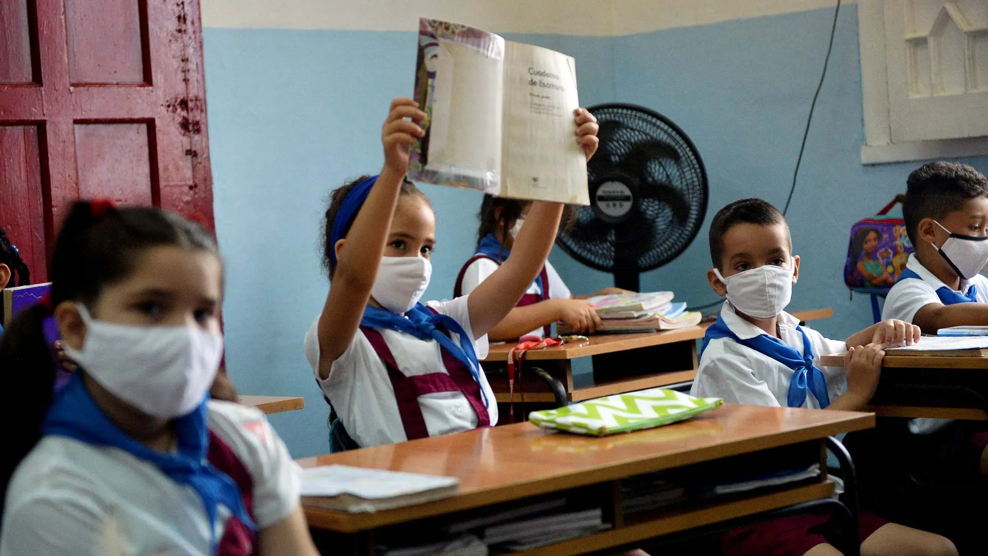 ¿Regreso a clases? Expertos opinan que no, mientras haya alza en contagios